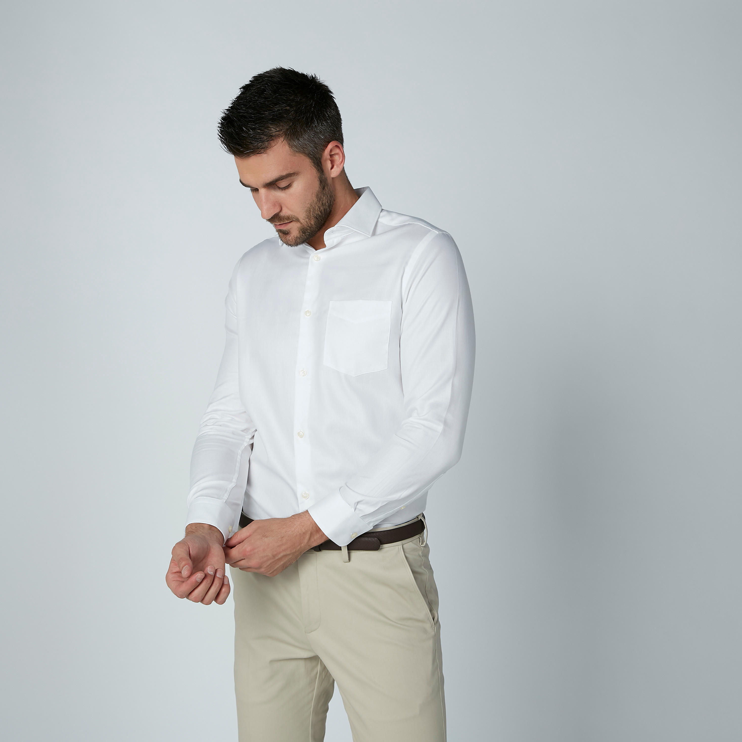 قميص رسمي سادة بأكمام طويلة وجيب على الصدر-men-clothing-shirts-image-1