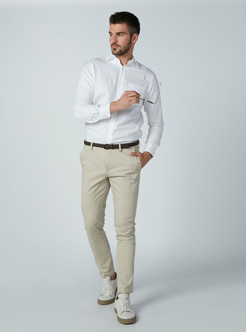قميص رسمي سادة بأكمام طويلة وجيب على الصدر-men-clothing-shirts-image-2