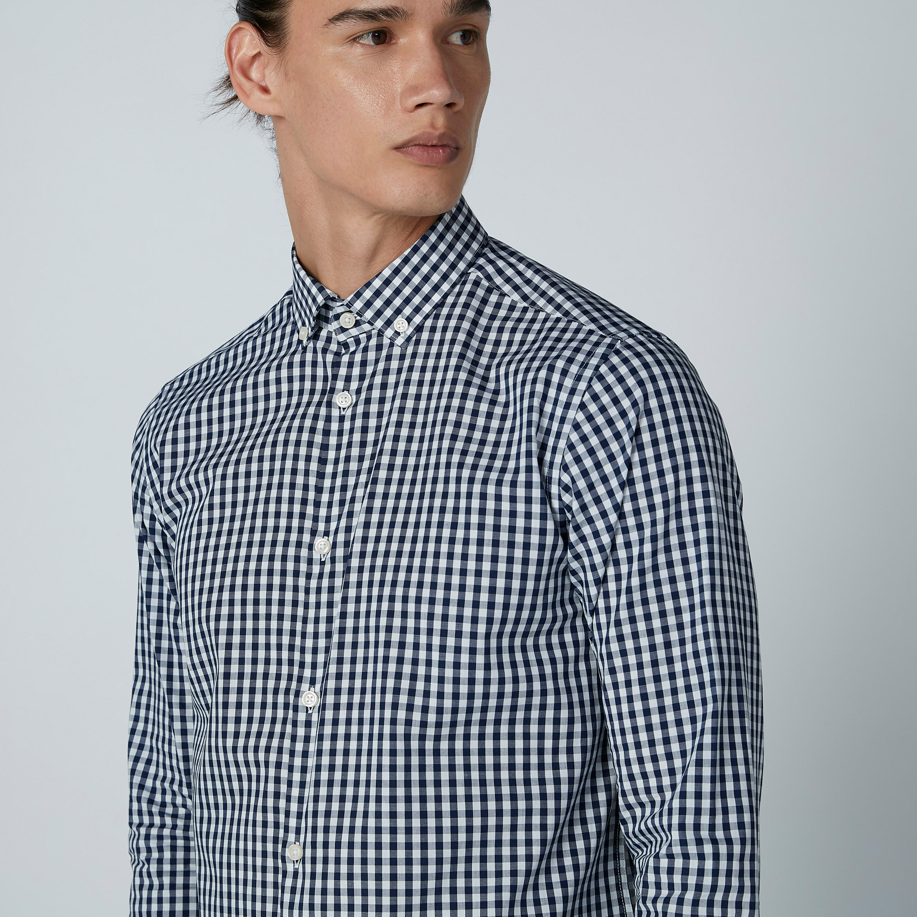 قميص كاروهات بياقة وأكمام بأزرار-men-clothing-shirts-image-4