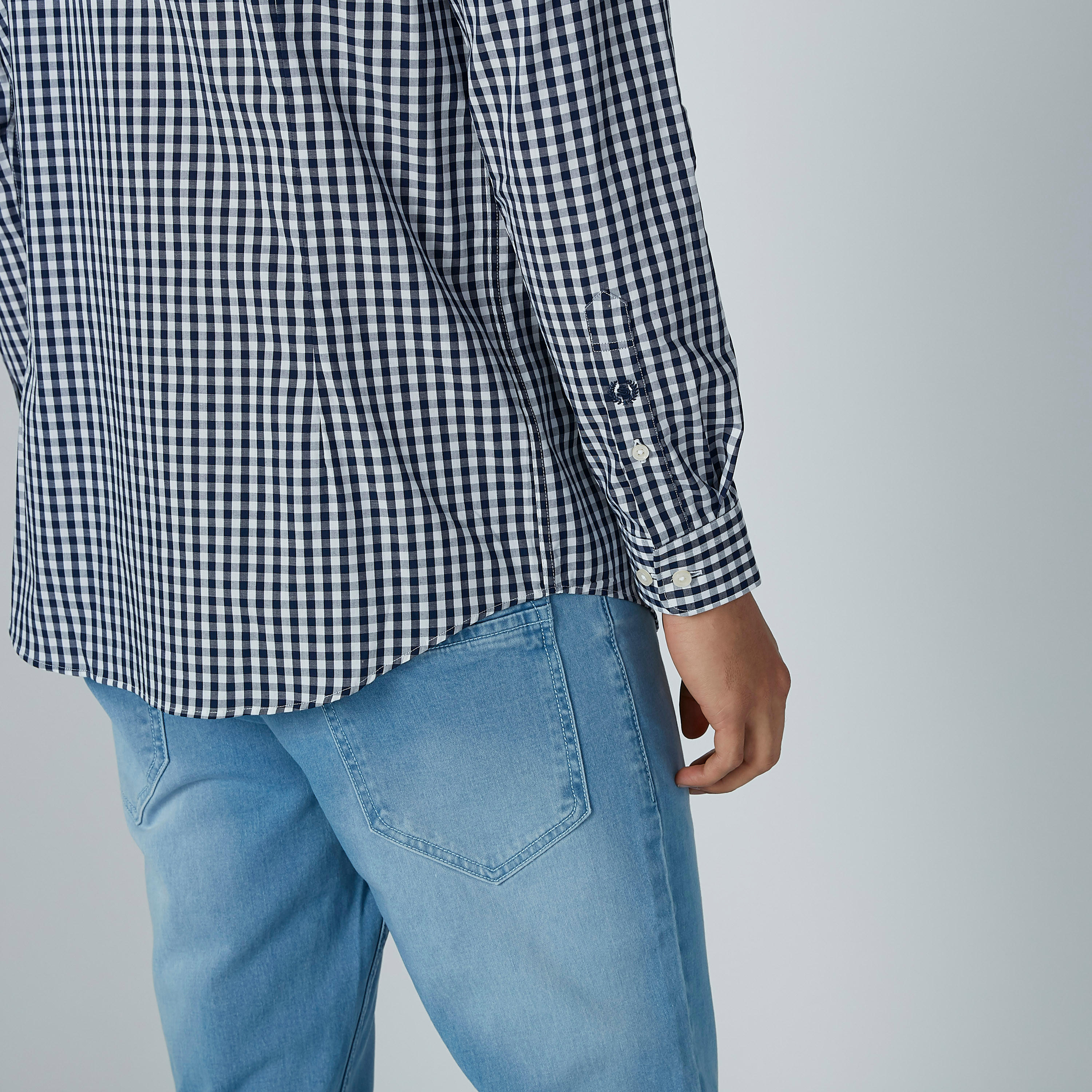 قميص كاروهات بياقة وأكمام بأزرار-men-clothing-shirts-image-5