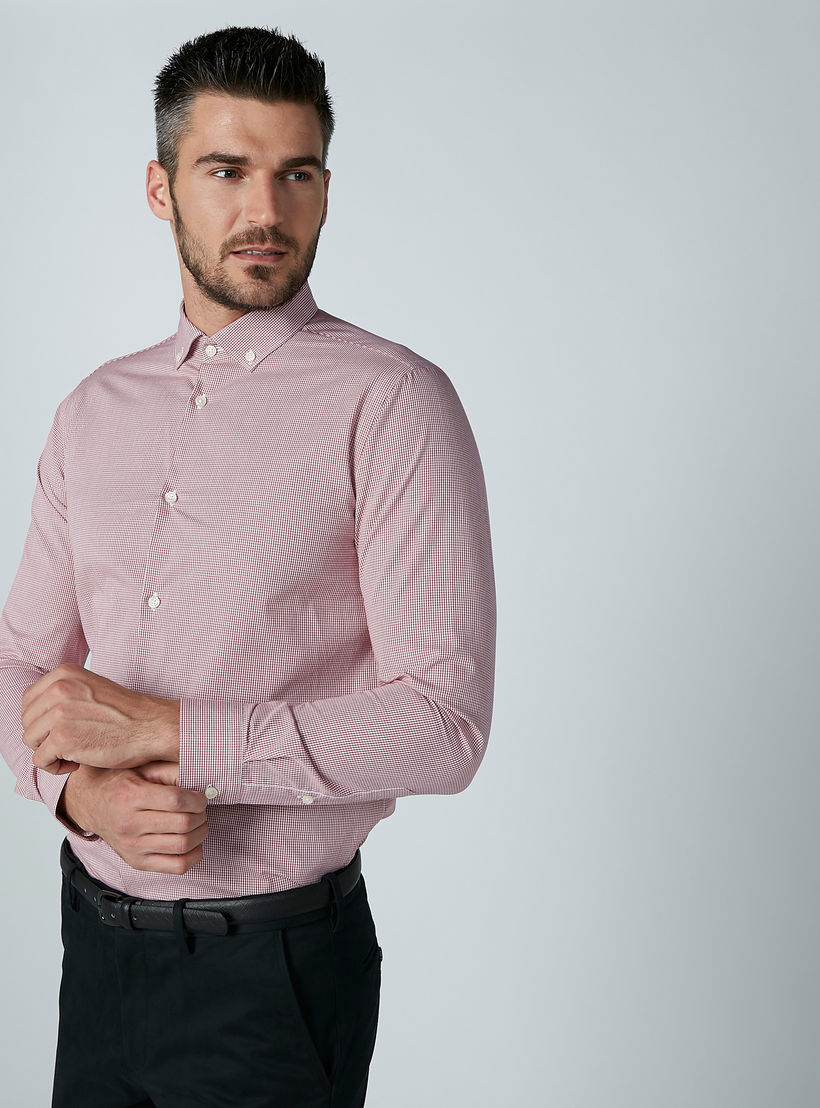 قميص كاروهات بأكمام طويلة وياقة بأزرار-men-clothing-shirts-image-2