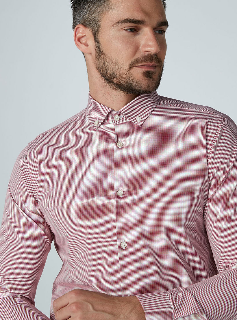 قميص كاروهات بأكمام طويلة وياقة بأزرار-men-clothing-shirts-image-4