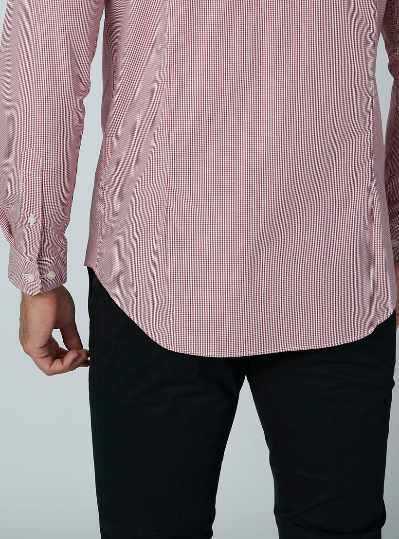 قميص كاروهات بأكمام طويلة وياقة بأزرار-men-clothing-shirts-image-5