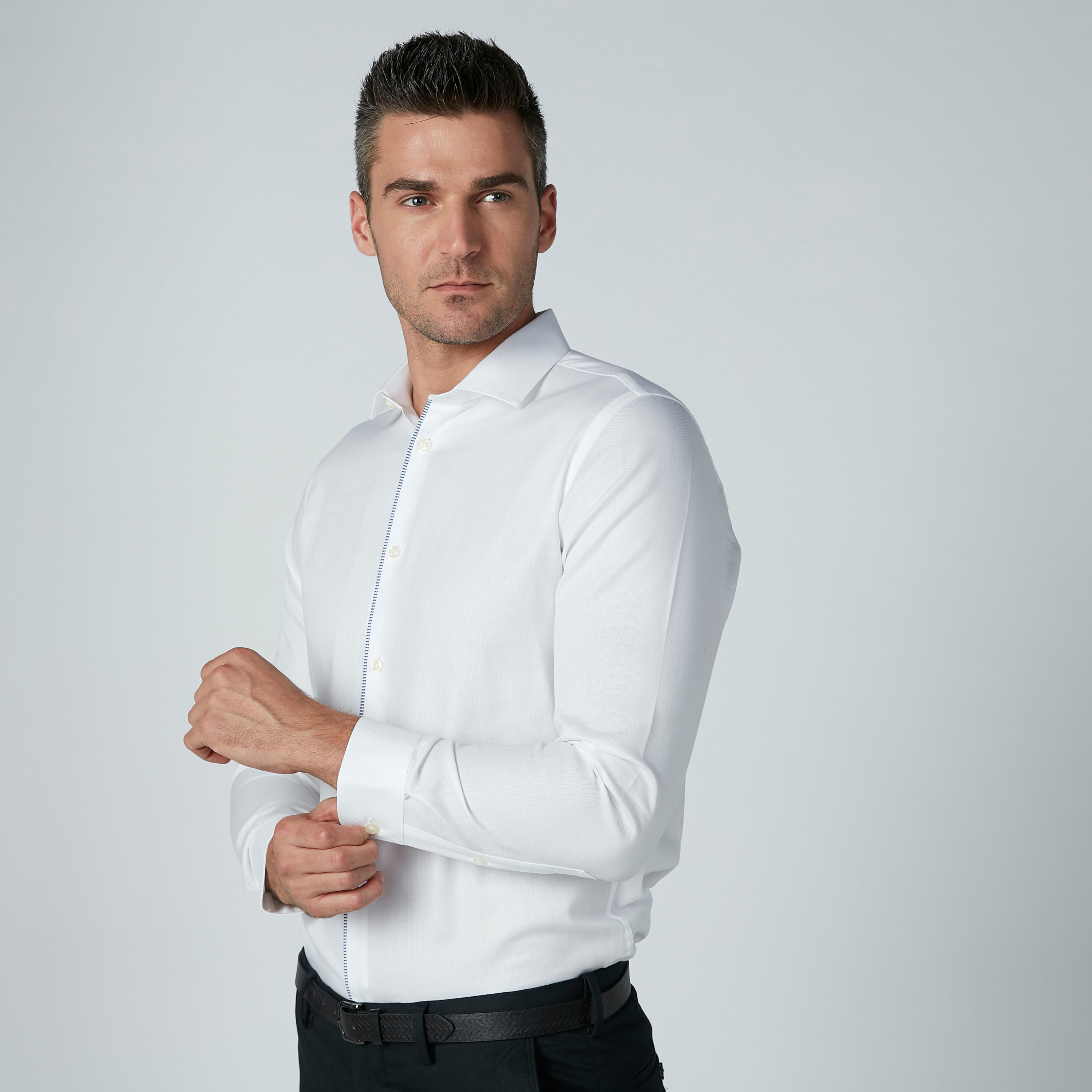 قميص رسمي سادة بأكمام طويلة وجيب-men-clothing-shirts-image-2