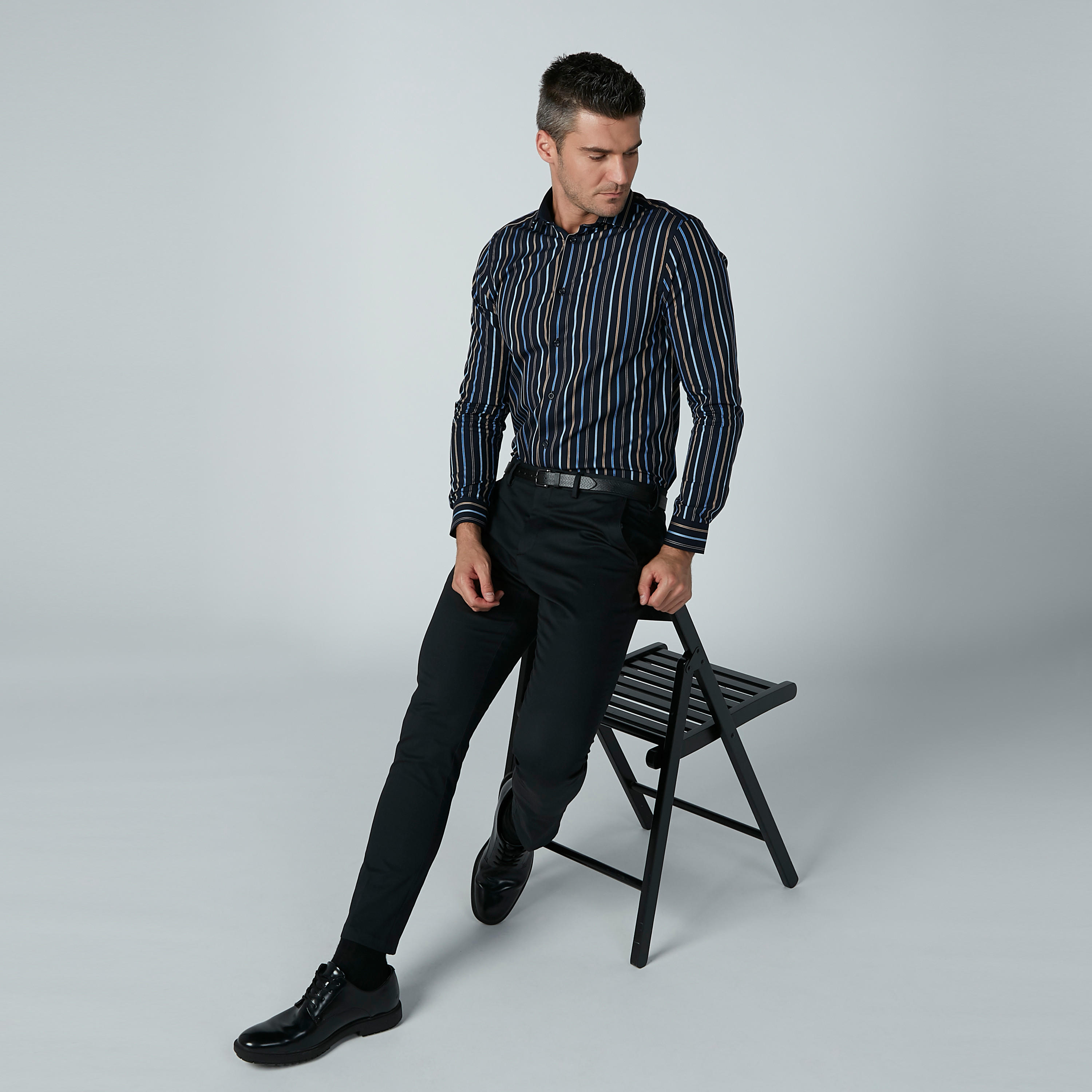 قميص مقلّم بياقة واسعة وأكمام طويلة-men-clothing-shirts-image-1