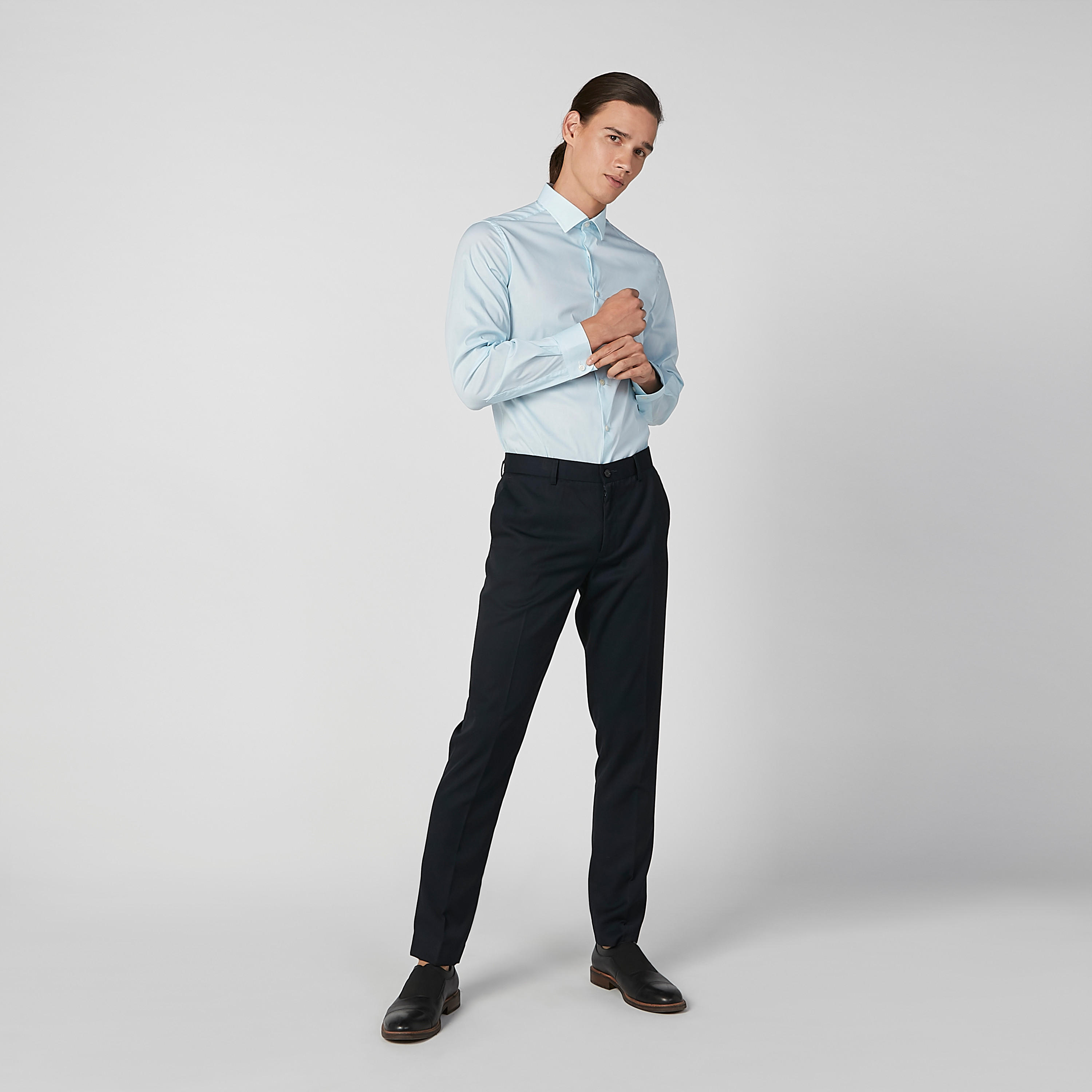 قميص سادة بياقة عاديّة وأكمام طويلة-men-clothing-shirts-image-2