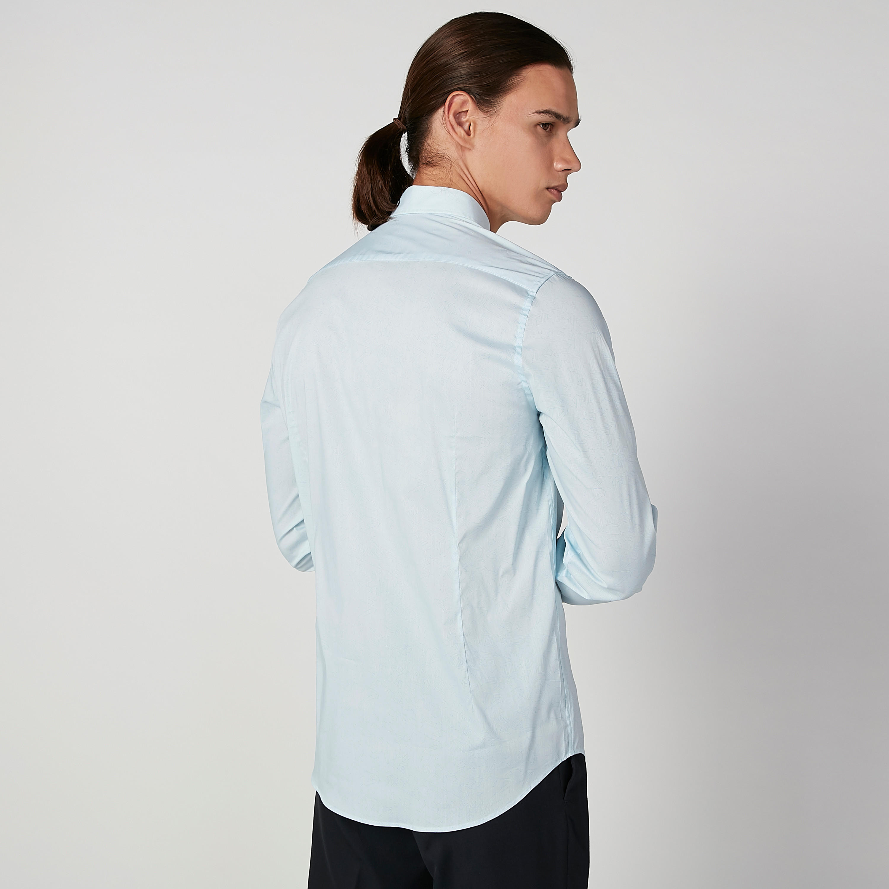قميص سادة بياقة عاديّة وأكمام طويلة-men-clothing-shirts-image-4