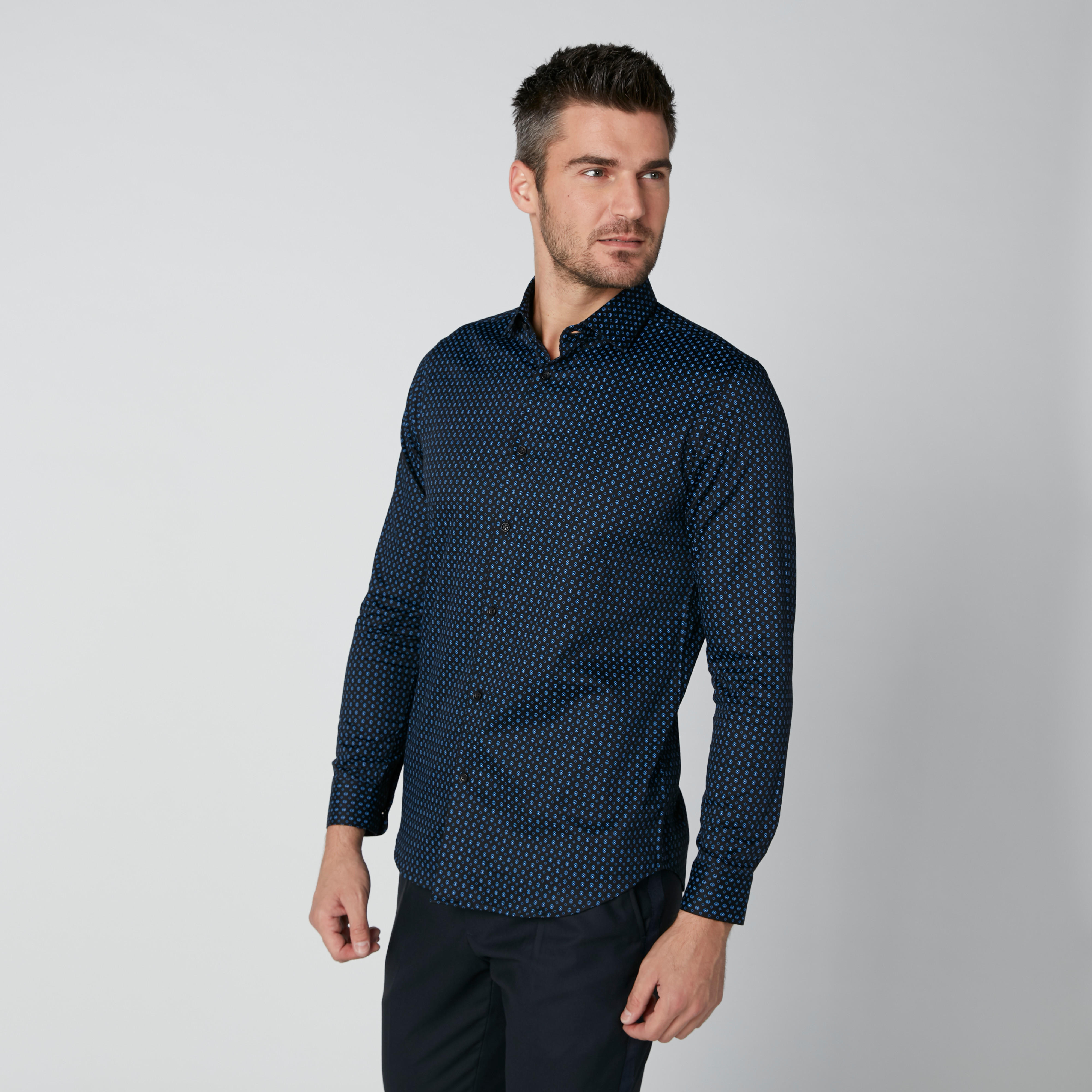 قميص بقصّة عادية وأكمام طويلة وطبعات-men-clothing-shirts-image-4