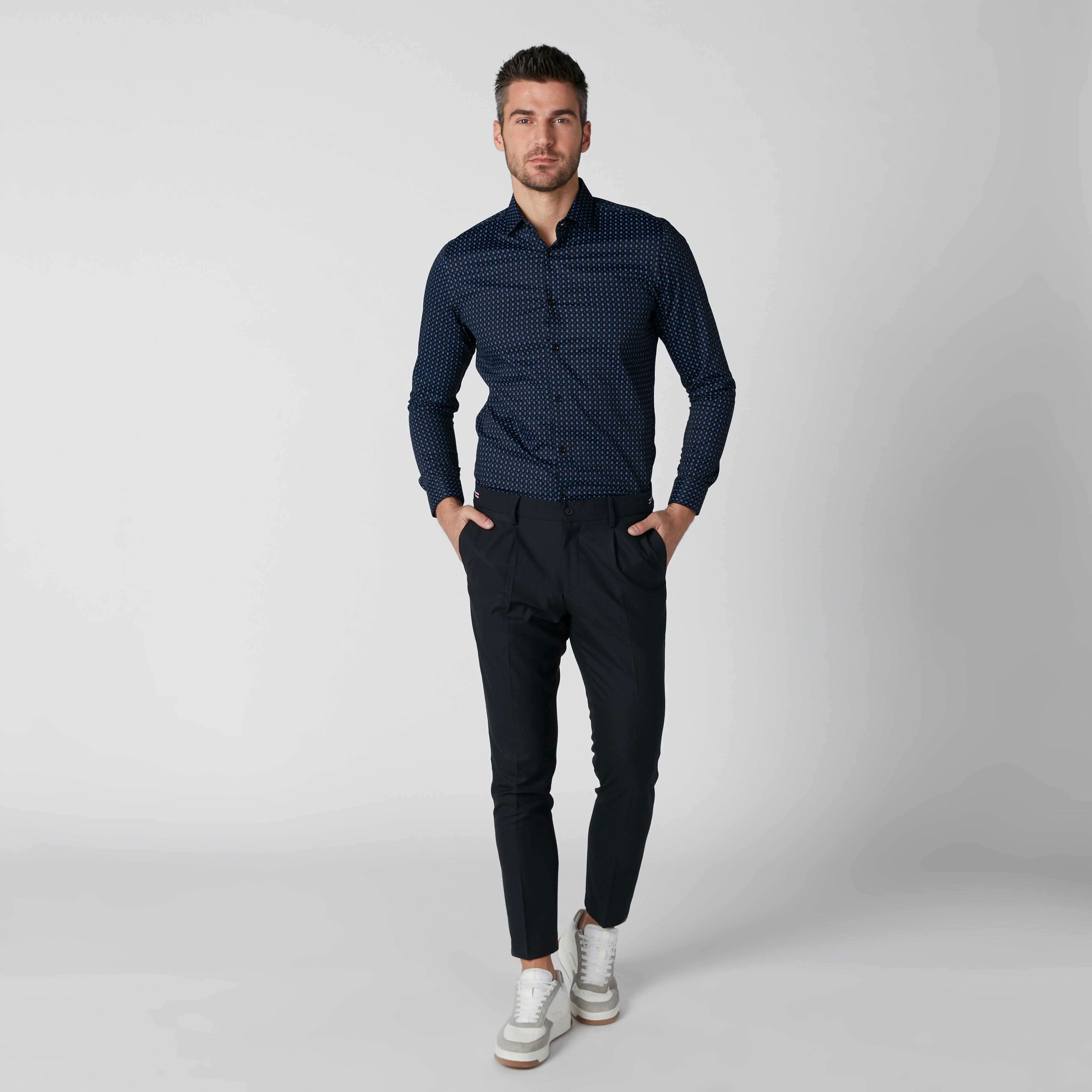 قميص بقصّة عادية وأكمام طويلة وطبعات-men-clothing-shirts-image-1