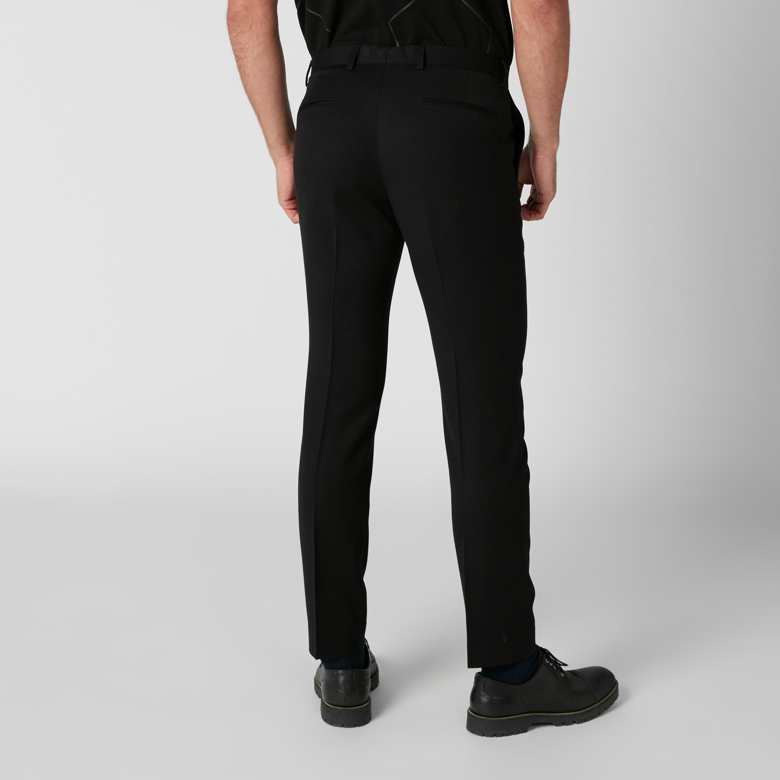 بنطال طويل بقصّة سليم وخصر متوسط الارتفاع وجيوب-men-clothing-bottoms-trousersandchinos-trousers-image-2