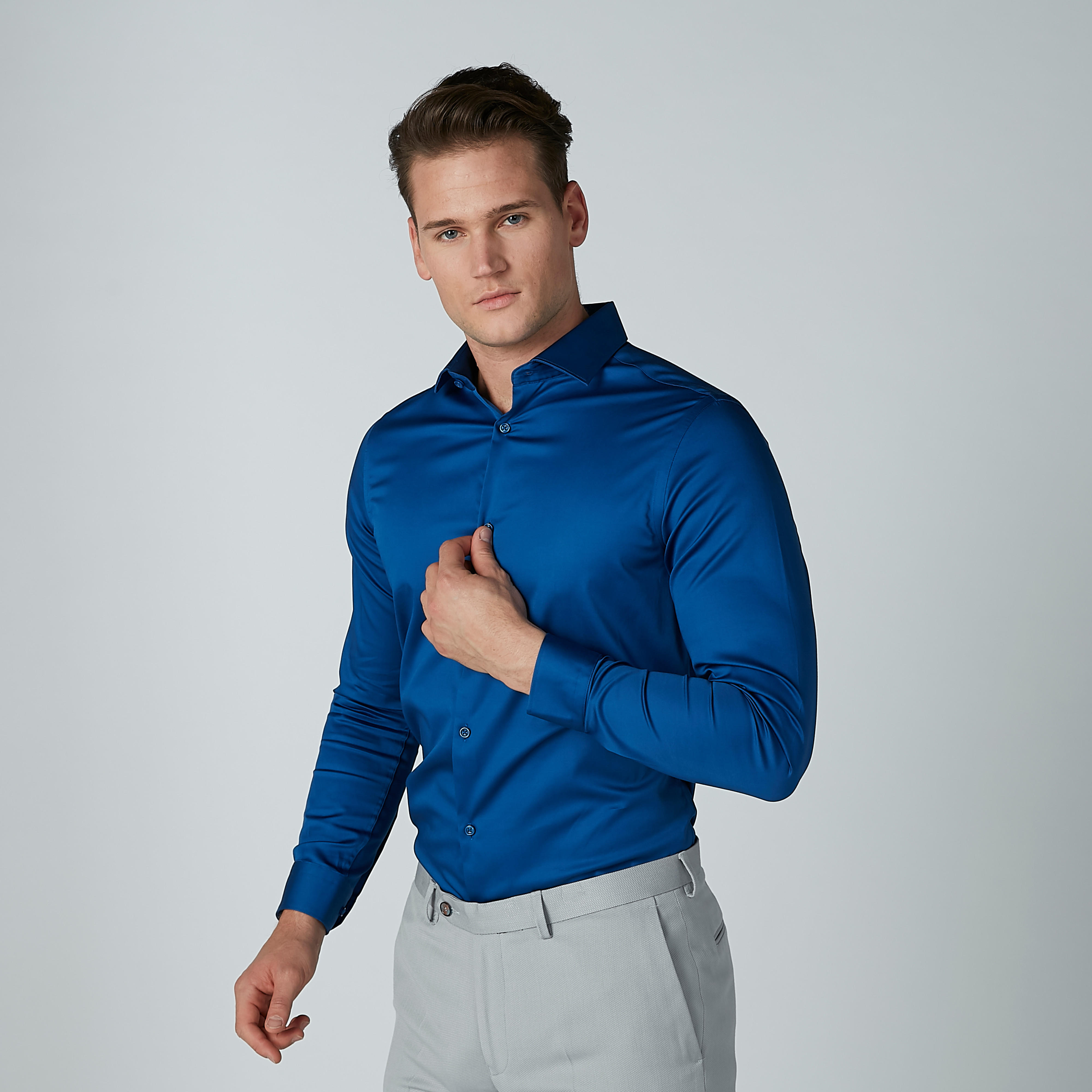 قميص سادة بياقة عاديّة وأكمام طويلة-men-clothing-shirts-image-3