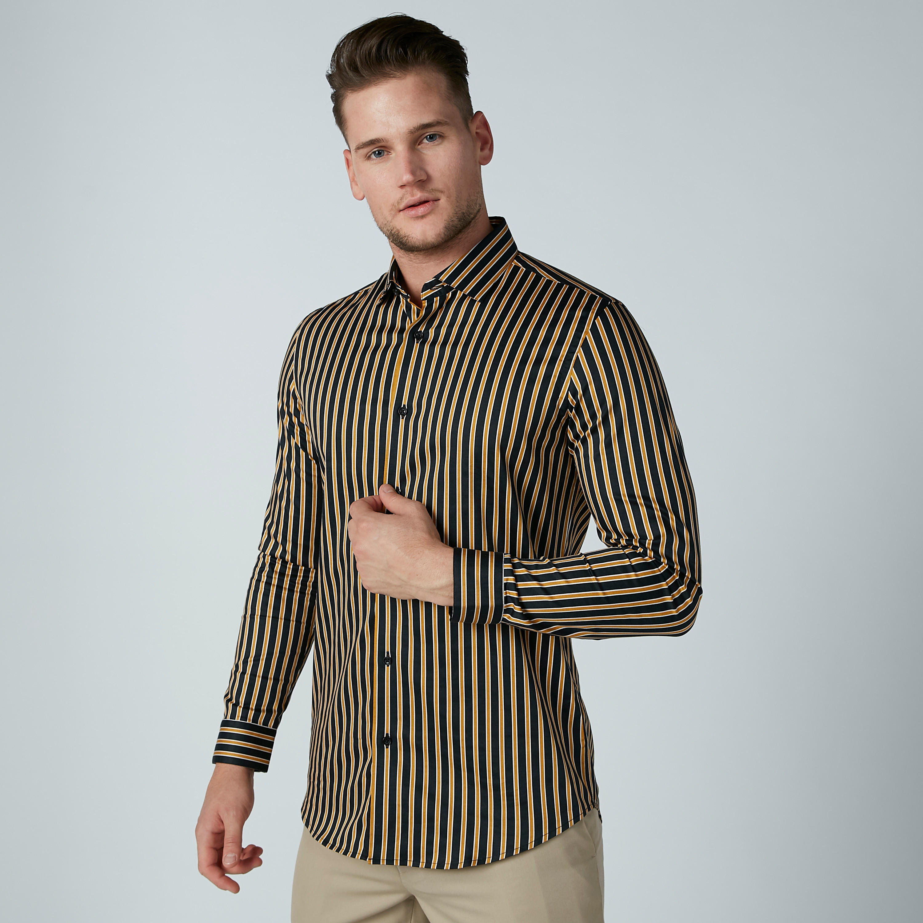 قميص مقلّم بياقة واسعة وأكمام طويلة-men-clothing-shirts-image-2