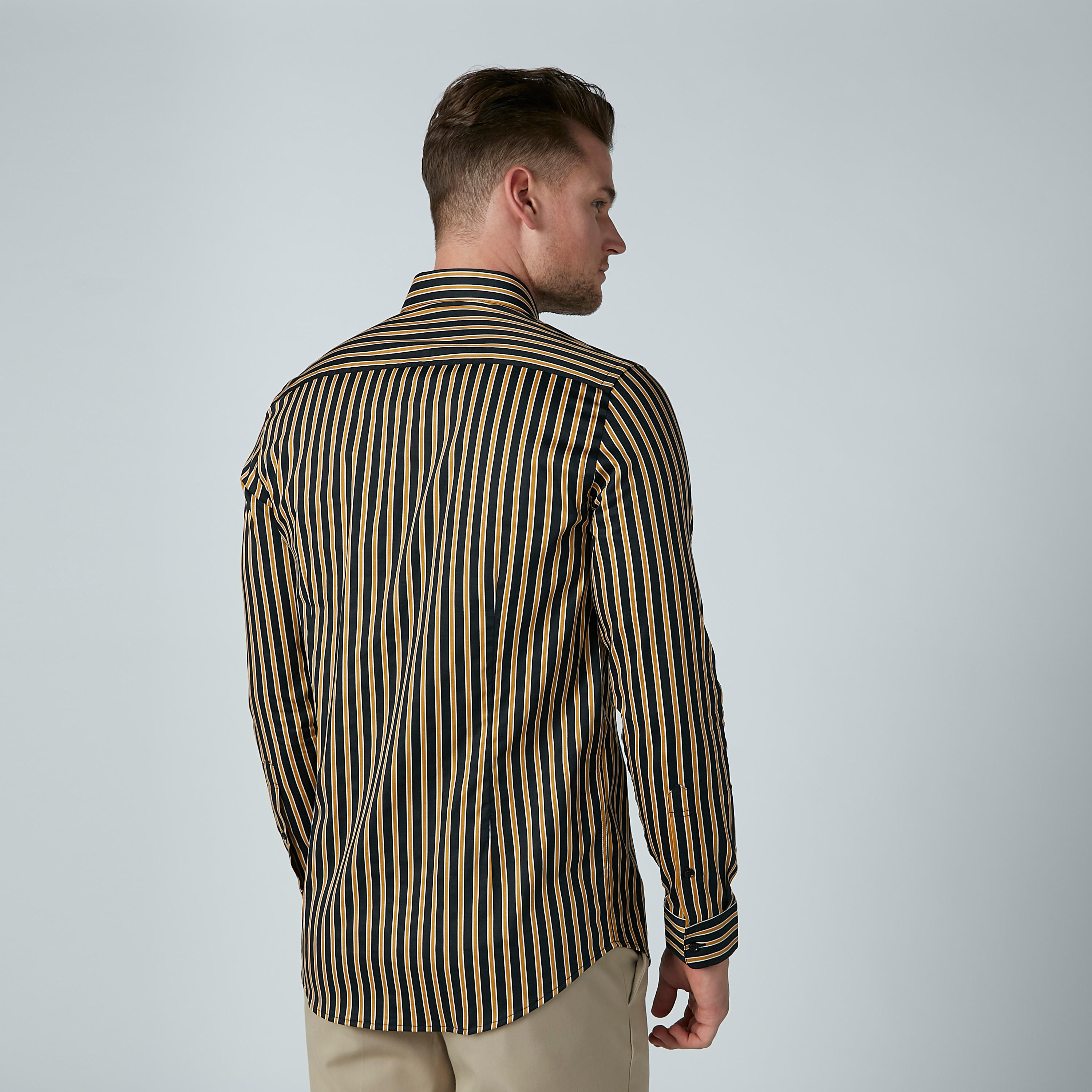 قميص مقلّم بياقة واسعة وأكمام طويلة-men-clothing-shirts-image-4