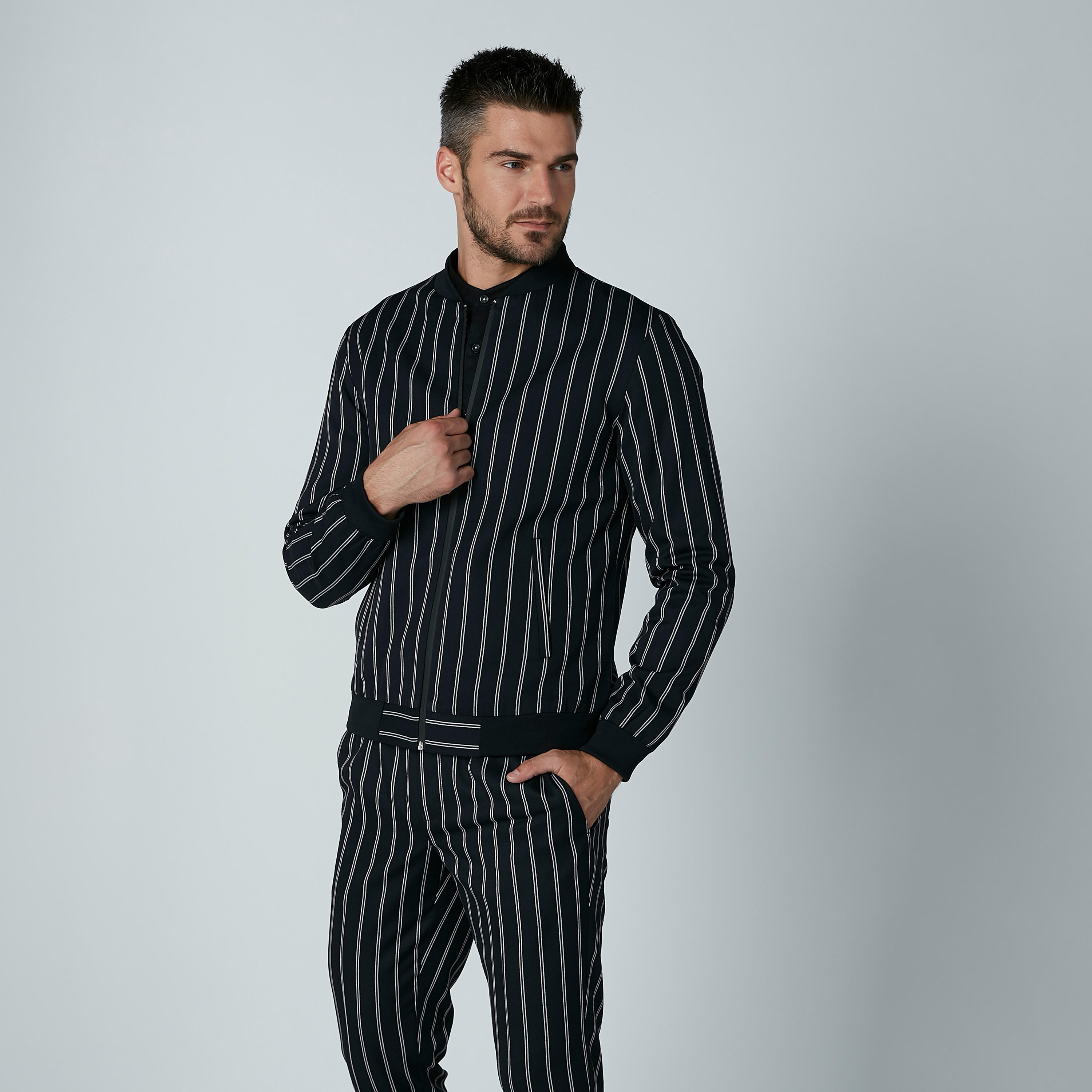 جاكيت بومبر مقلّم بأكمام طويلة وسحّاب إغلاق-men-clothing-jacketsandblazers-jackets-image-2