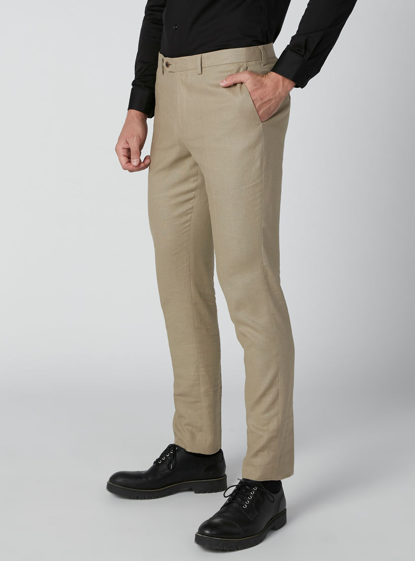 بنطال طويل بقصّة سليم وخصر متوسط الارتفاع وجيوب-men-clothing-bottoms-trousersandchinos-trousers-image-3
