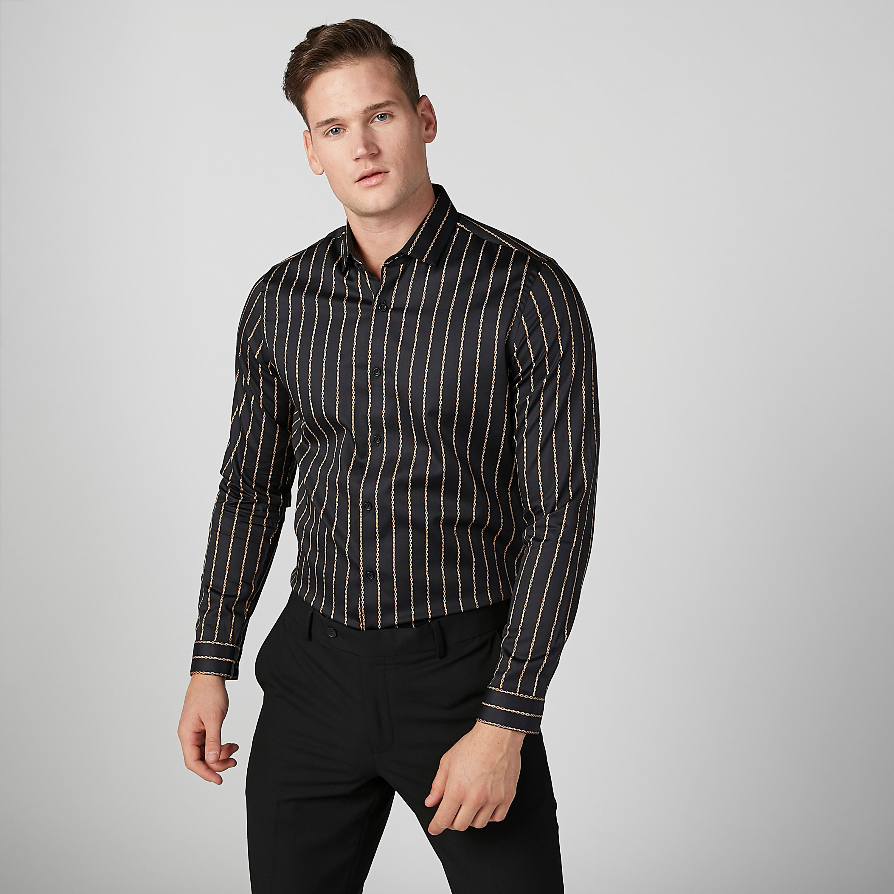 قميص مقلّم بياقة واسعة وأكمام طويلة-men-clothing-shirts-image-3