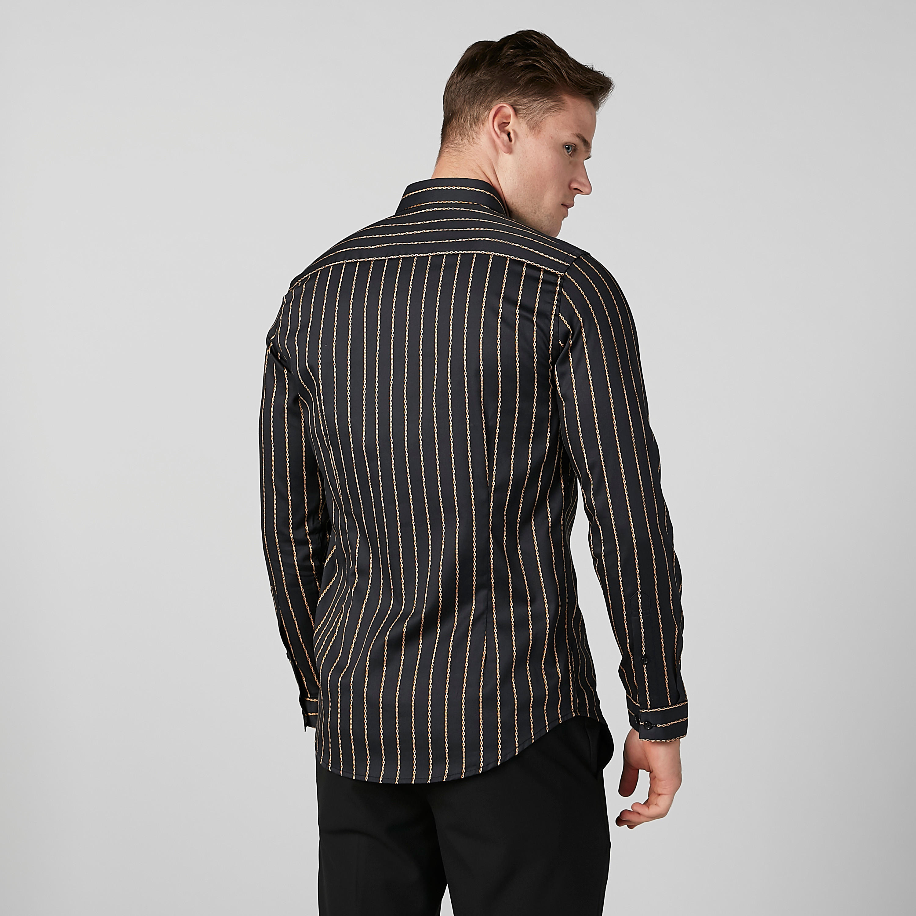 قميص مقلّم بياقة واسعة وأكمام طويلة-men-clothing-shirts-image-4