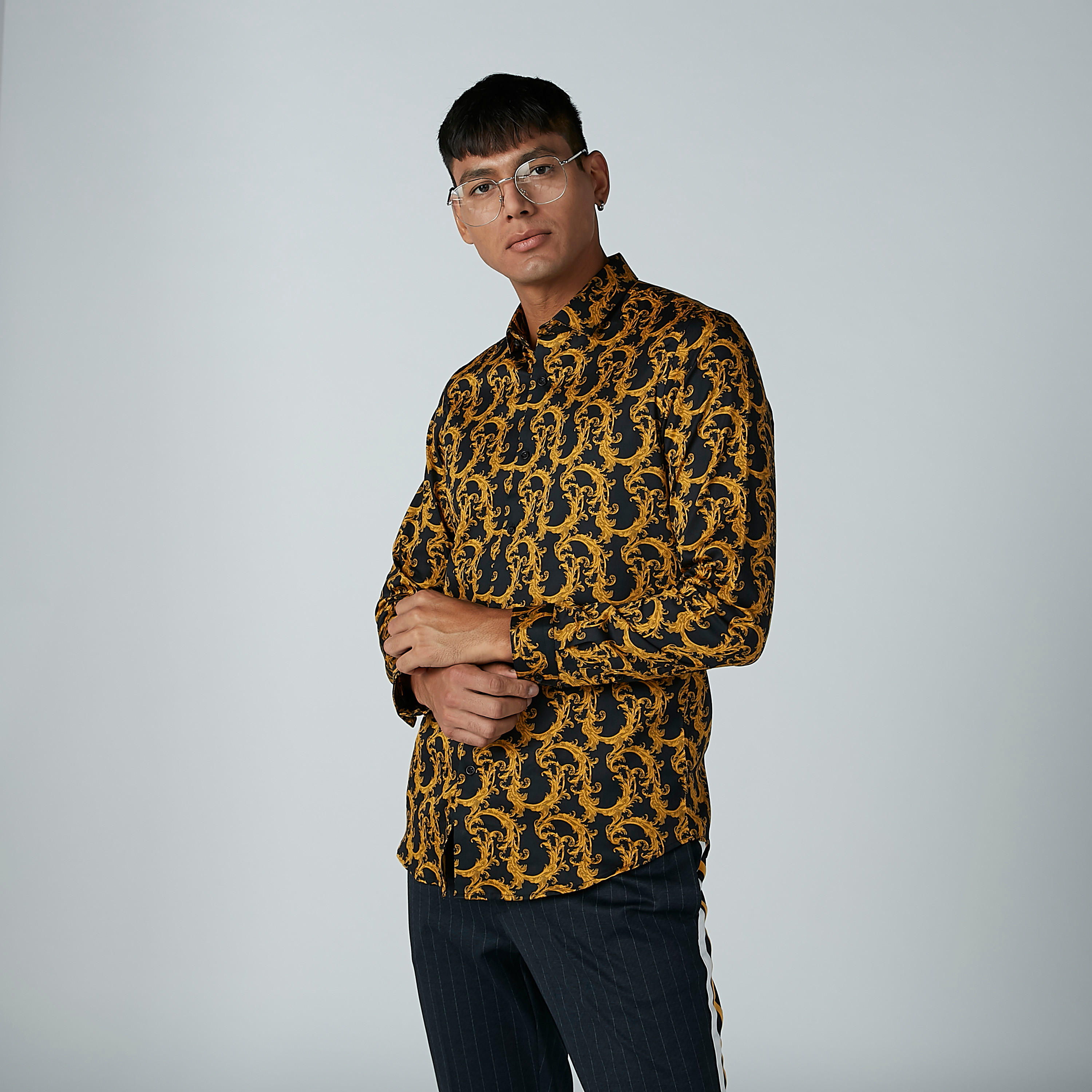 قميص بأكمام طويلة وياقة واسعة وطبعات-men-clothing-shirts-image-4