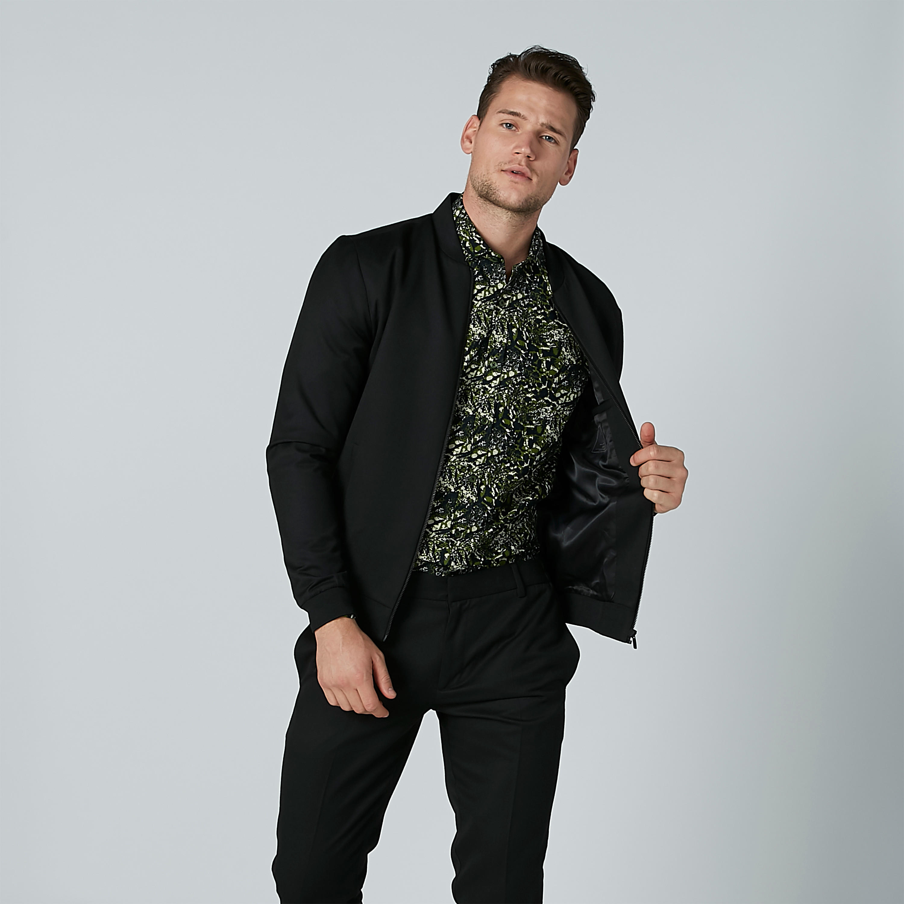 جاكيت بومبر سادة بأكمام طويلة وسحّاب إغلاق-men-clothing-jacketsandblazers-jackets-image-1