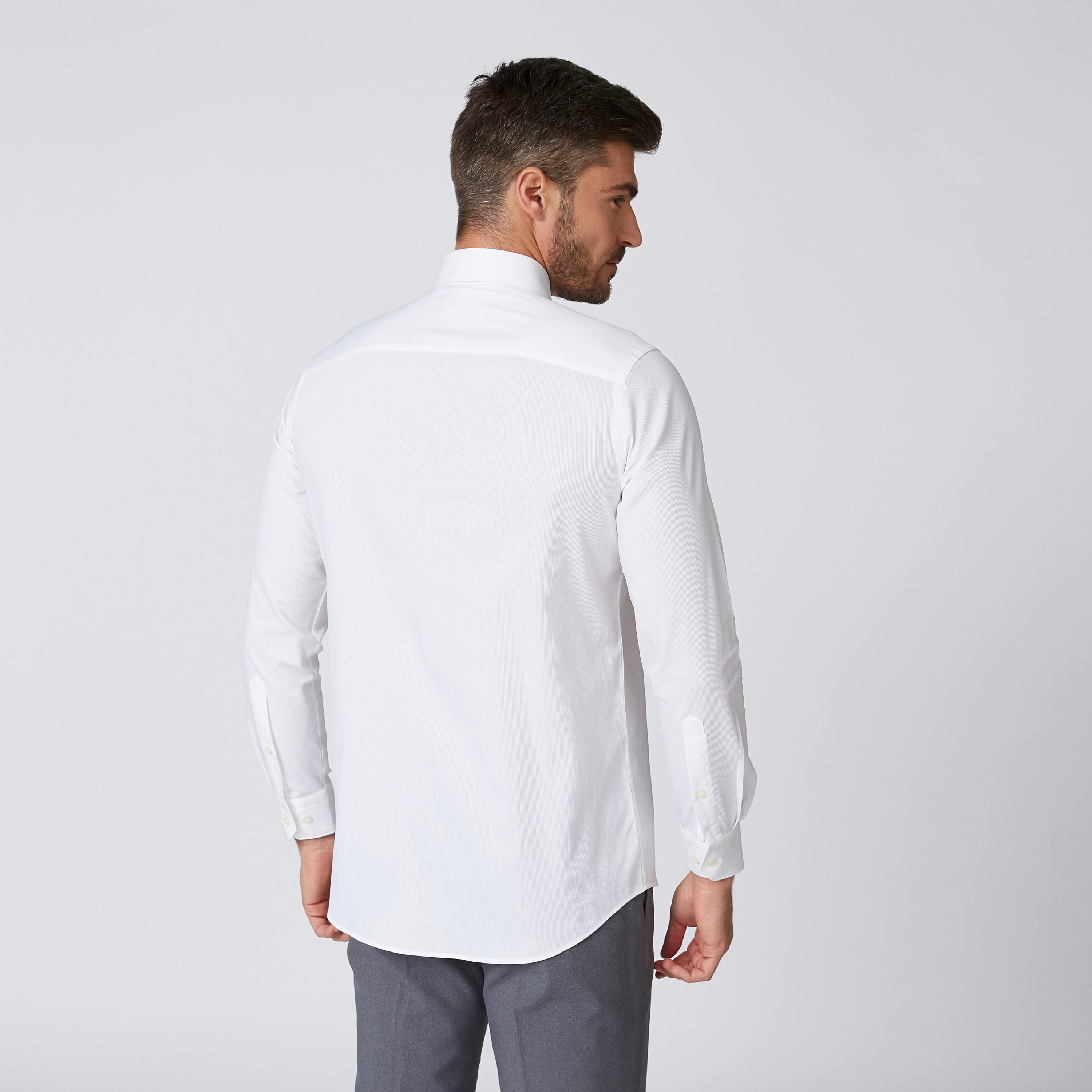 قميص مستدام سادة بأكمام طويلة وجيب على الصدر -men-clothing-shirts-image-2