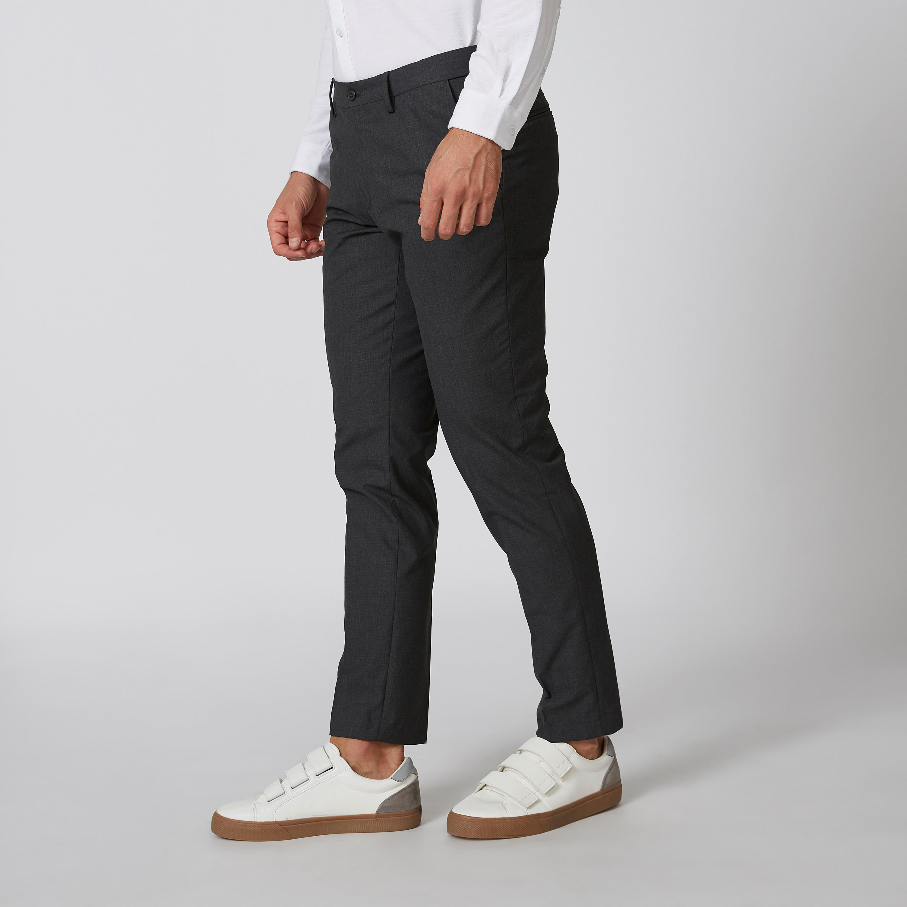 بنطلون بارز الملمس بقصّة سليم وخصر متوسط الارتفاع وجيوب-men-clothing-bottoms-trousersandchinos-trousers-image-4