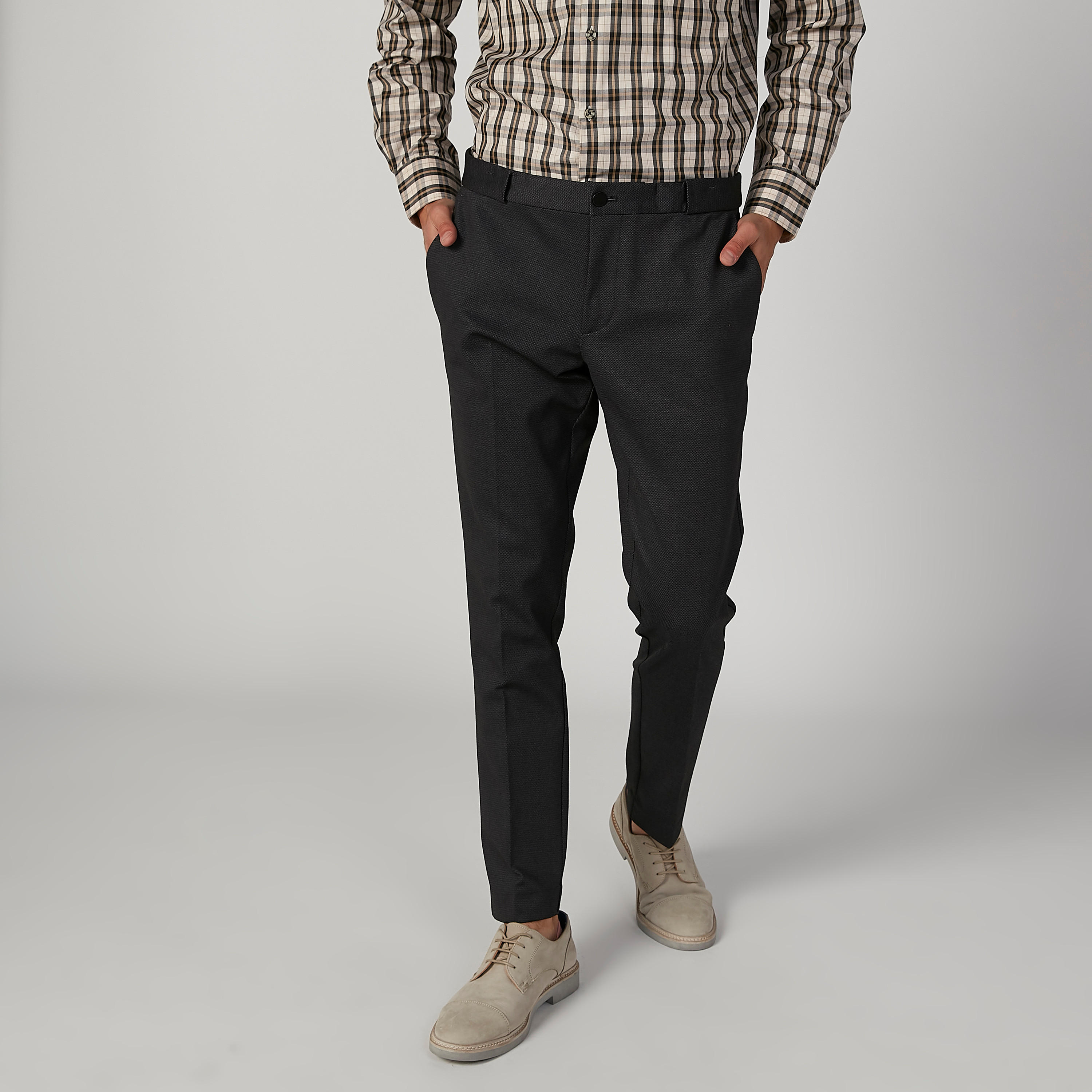 بنطلون سكيني بارز الملمس بخصر متوسط الارتفاع وجيوب-men-clothing-bottoms-trousersandchinos-trousers-image-1