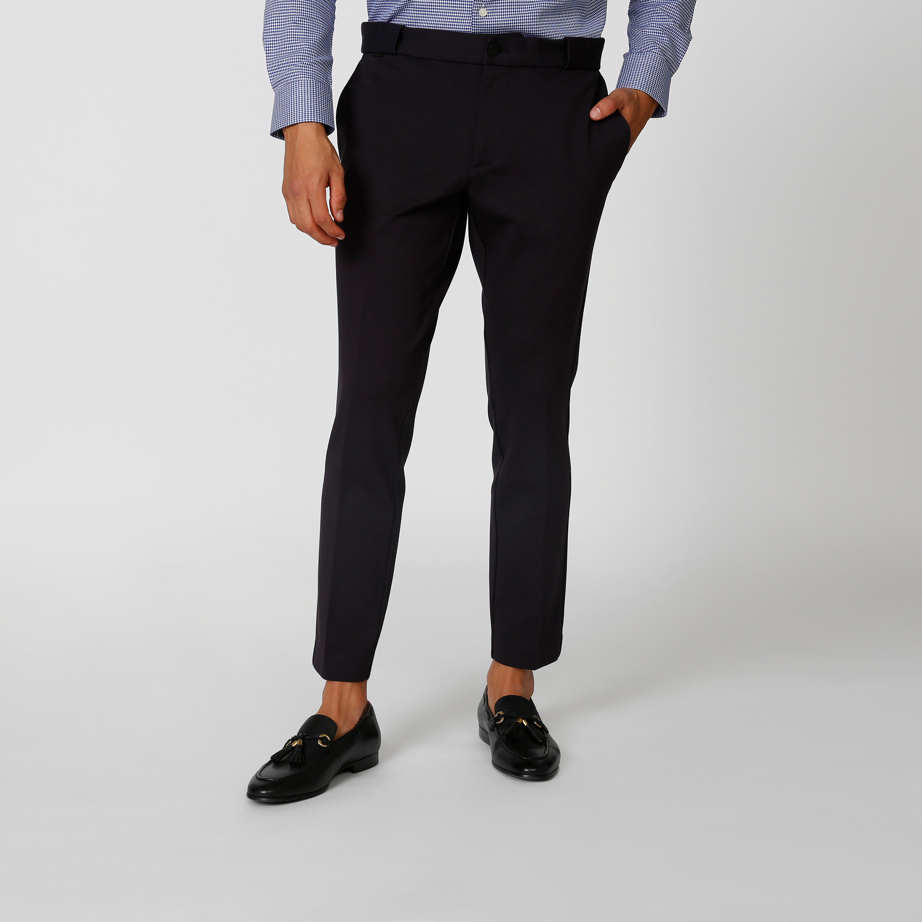 بنطلون سكيني سادة بخصر متوسط الارتفاع وجيوب-men-clothing-bottoms-trousersandchinos-trousers-image-3