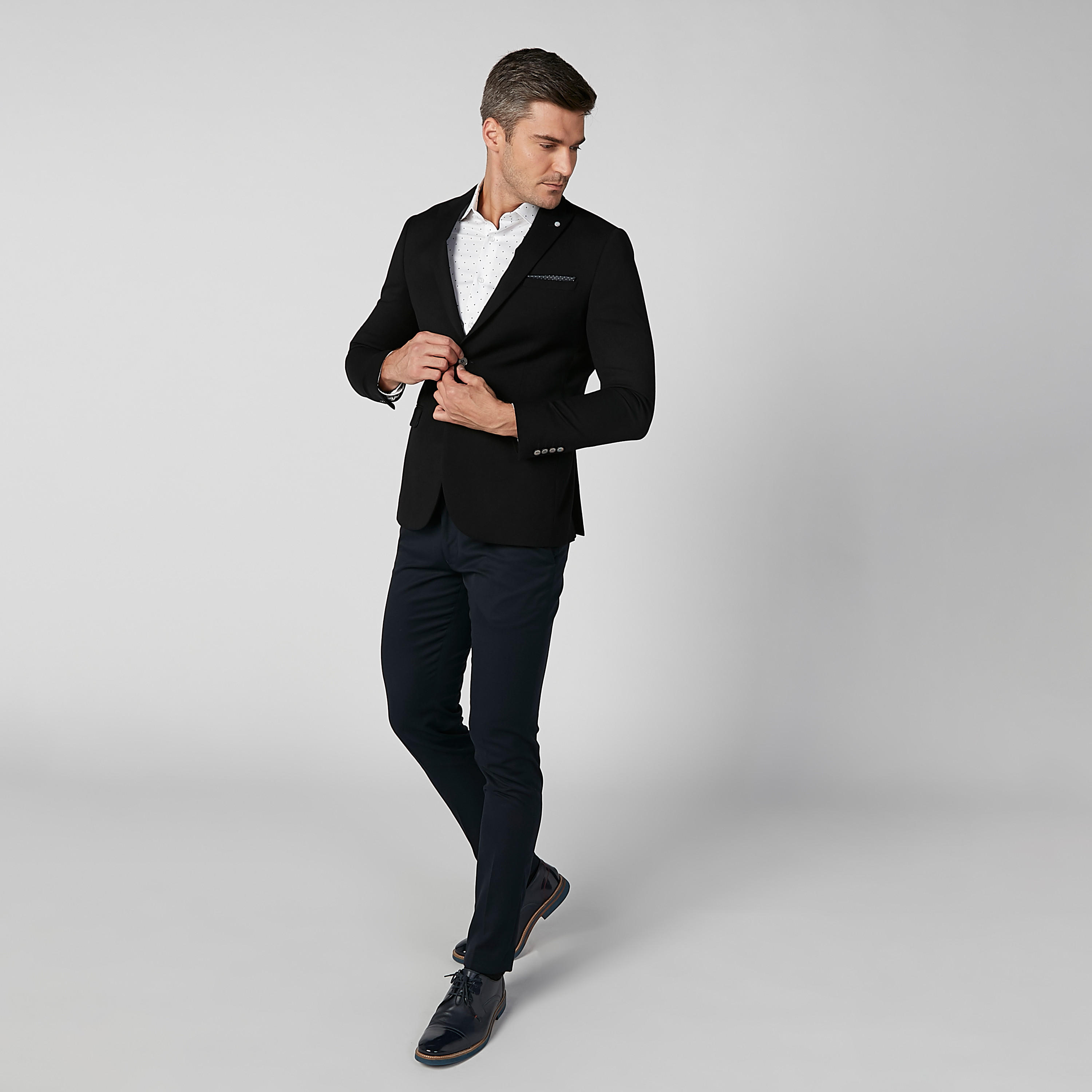 Slim Fit Plain Formal Blazer with Notched Lapel and Flap Pockets-men-winterwear-jacketsandblazers-image-2