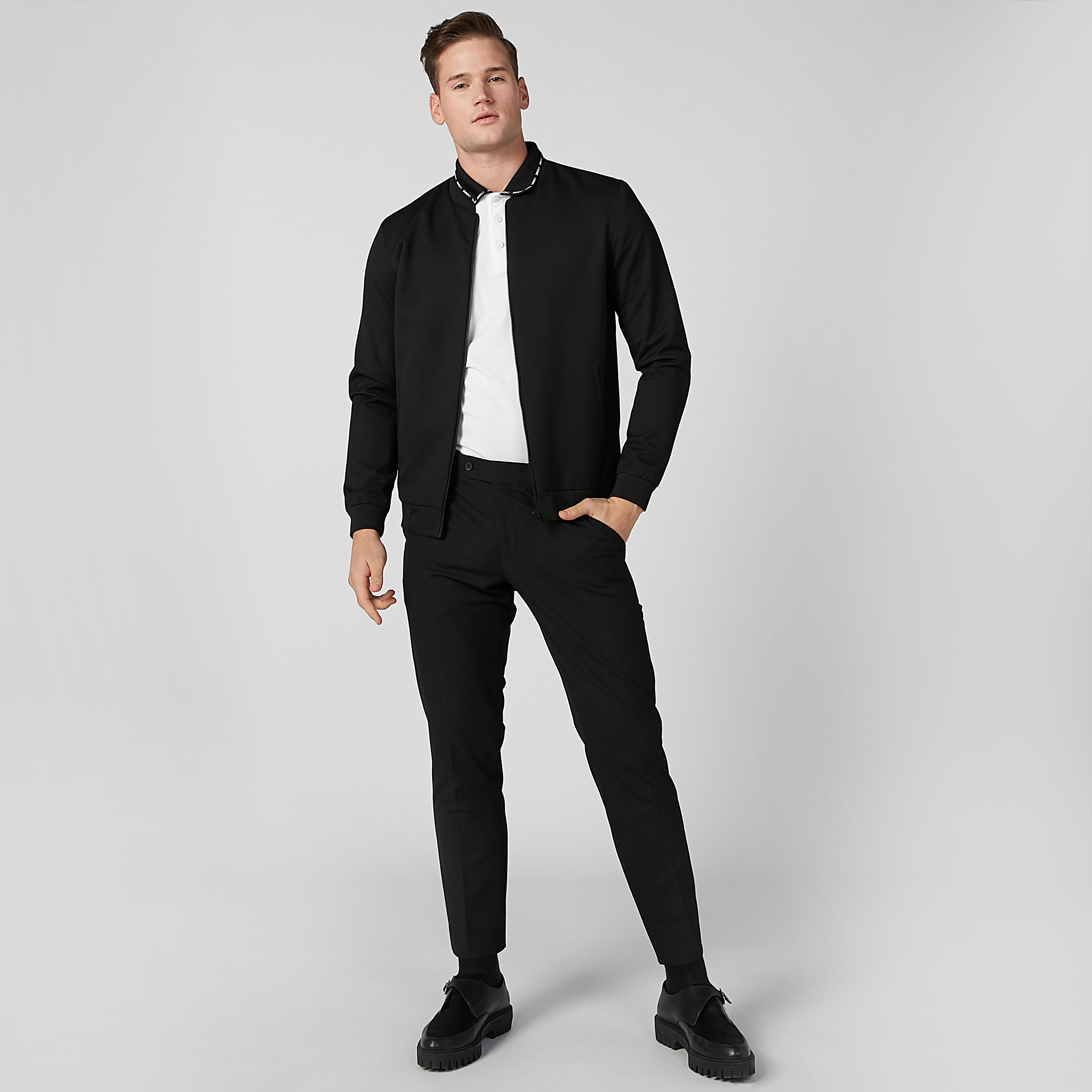 جاكيت بومبر بارز الملمس بقصّة سليم وأكمام طويلة وجيوب-men-clothing-jacketsandblazers-jackets-image-1