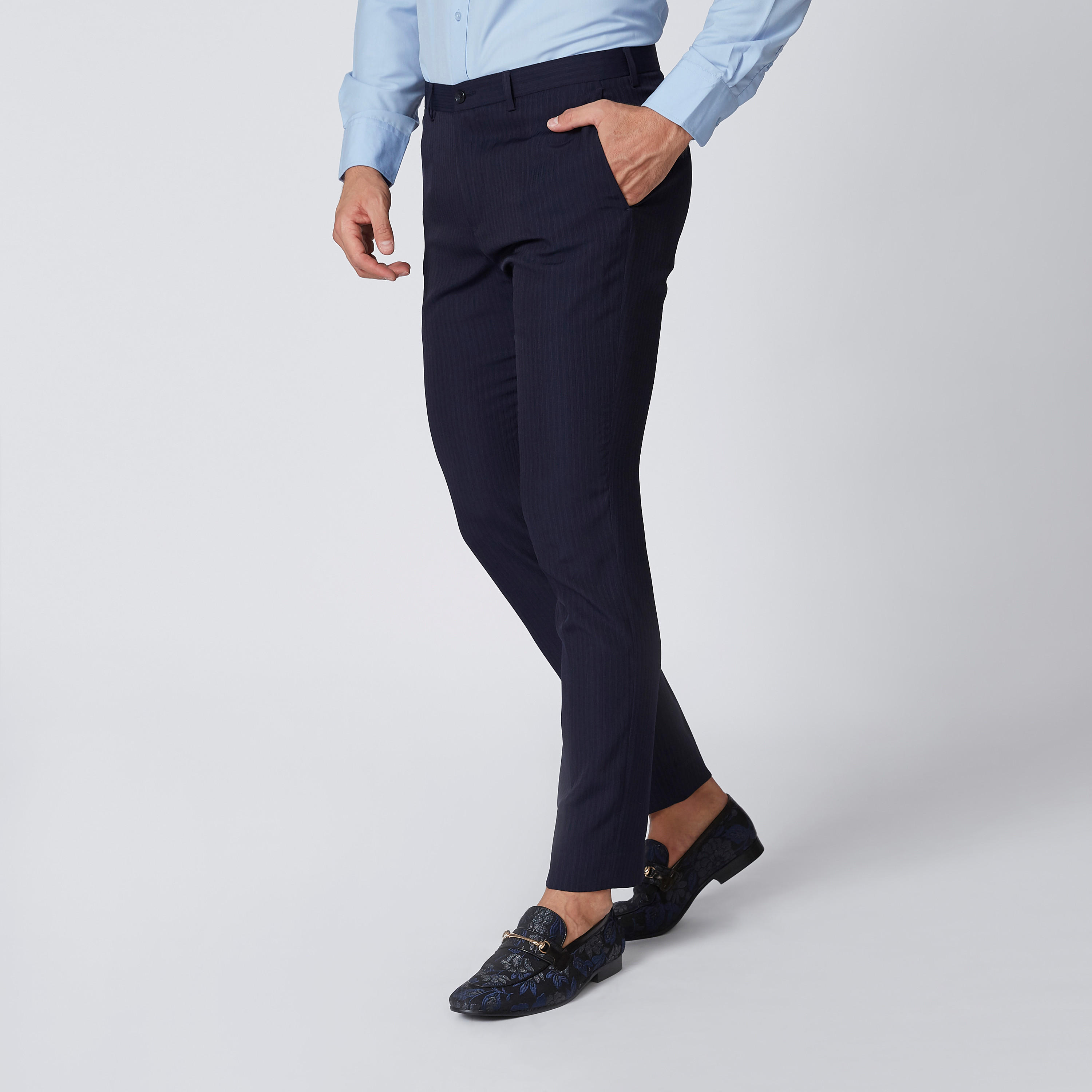 بنطلون مقلّم طويل بجيوب وحلقات للحزام-men-clothing-bottoms-trousersandchinos-trousers-image-1