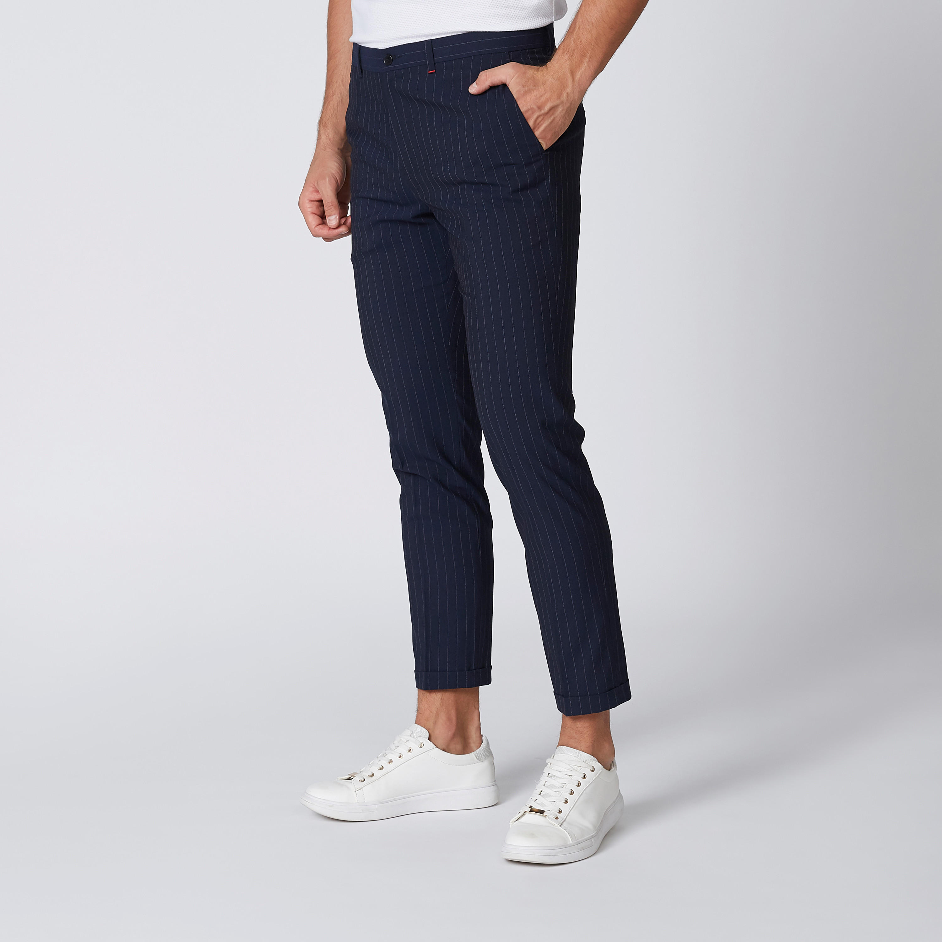 بنطلون مقلّم بقصّة سليم وخصر متوسط الارتفاع وجيوب-men-clothing-bottoms-trousersandchinos-trousers-image-1
