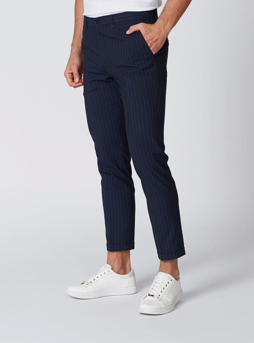 بنطلون مقلّم بقصّة سليم وخصر متوسط الارتفاع وجيوب-men-clothing-bottoms-trousersandchinos-trousers-image-1
