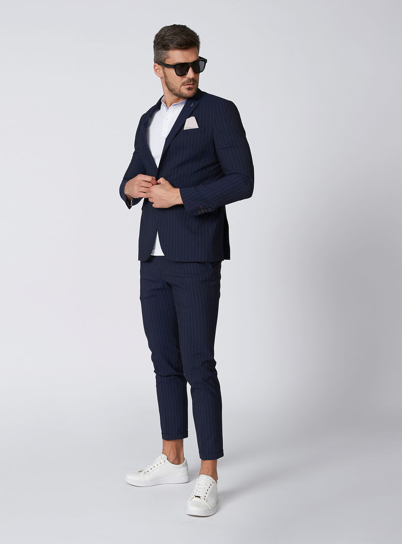 بنطلون مقلّم بقصّة سليم وخصر متوسط الارتفاع وجيوب-men-clothing-bottoms-trousersandchinos-trousers-image-3