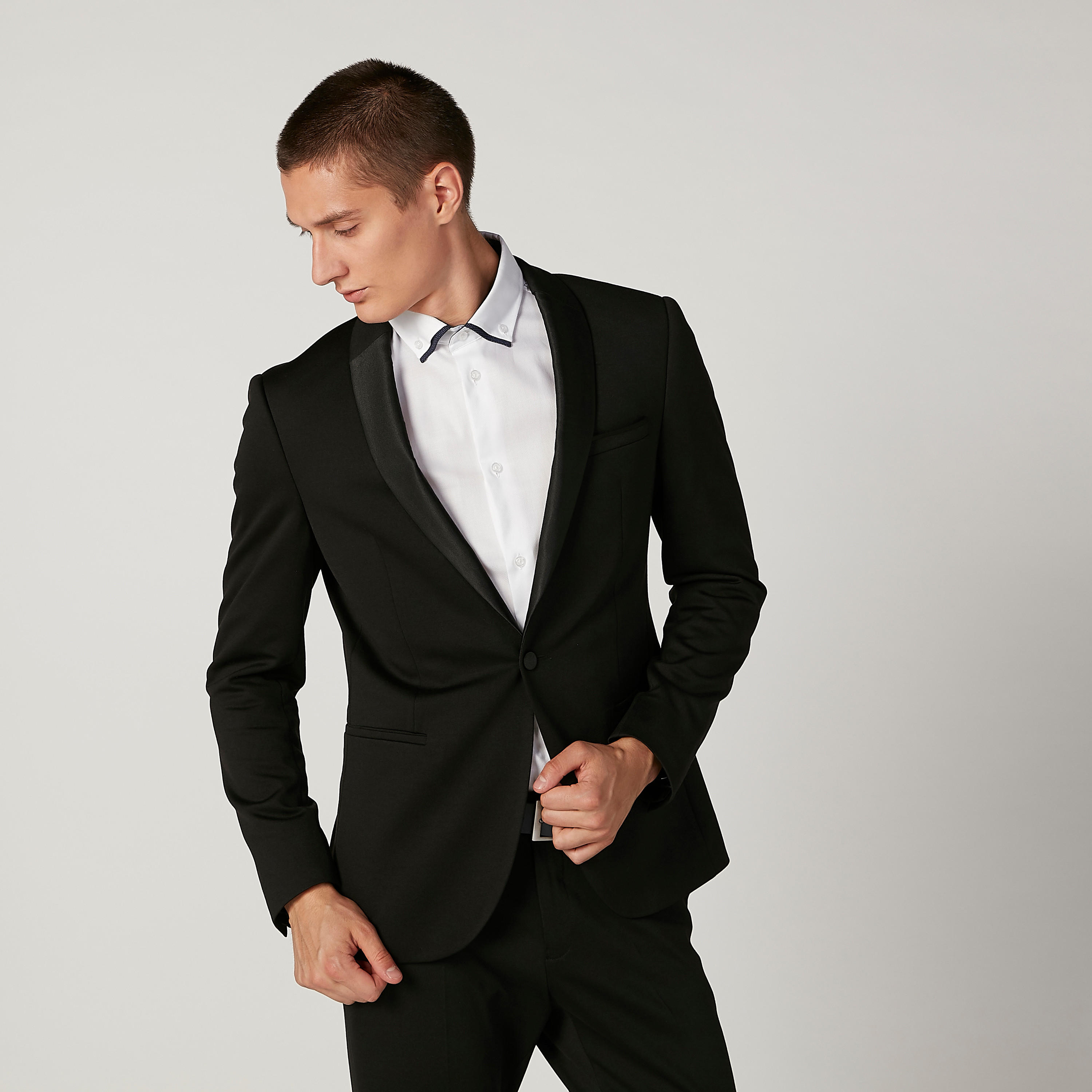 بليزر سليم سادة بياقة منسدلة وجيوب داخلية-men-winterwear-jacketsandblazers-image-1