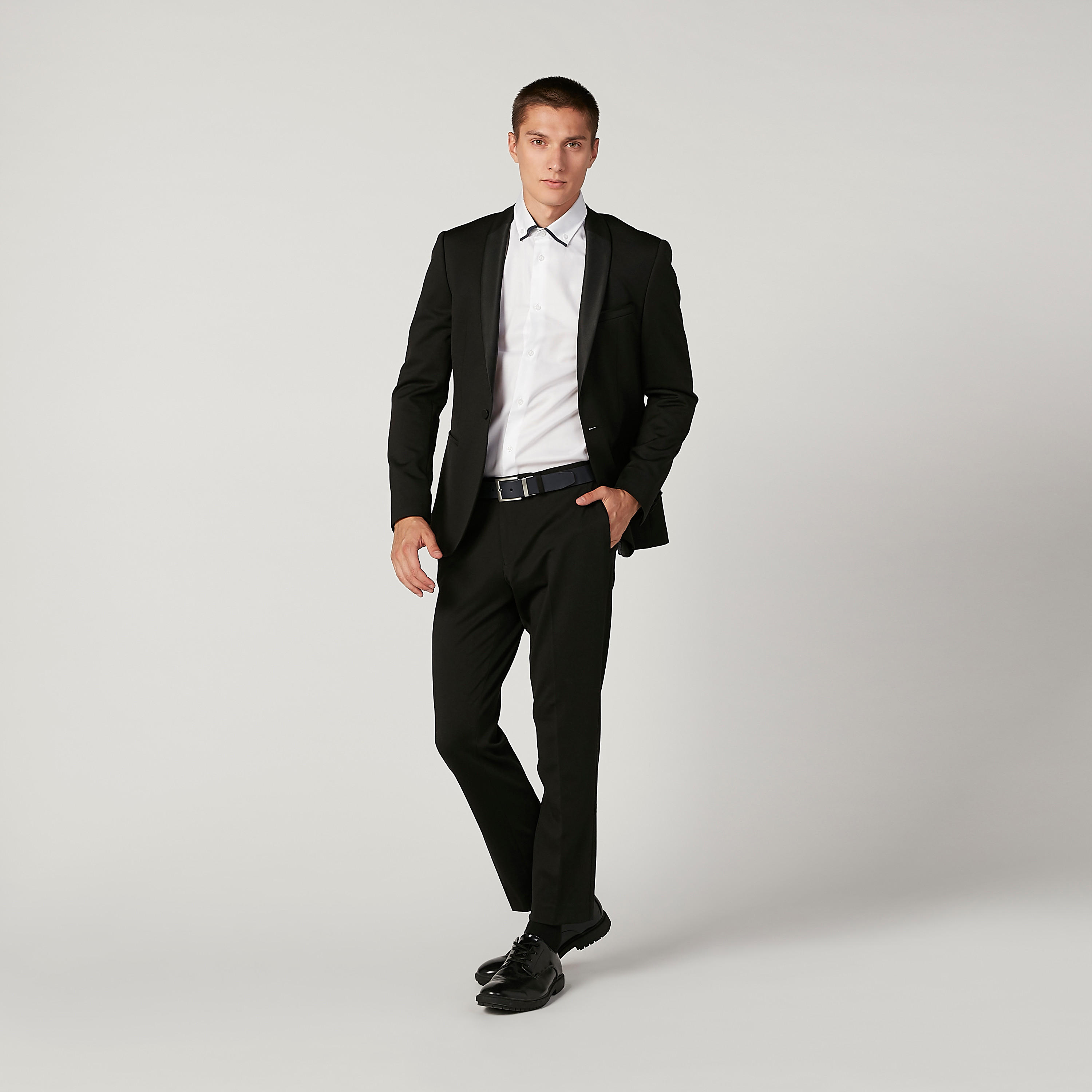 بليزر سليم سادة بياقة منسدلة وجيوب داخلية-men-winterwear-jacketsandblazers-image-2