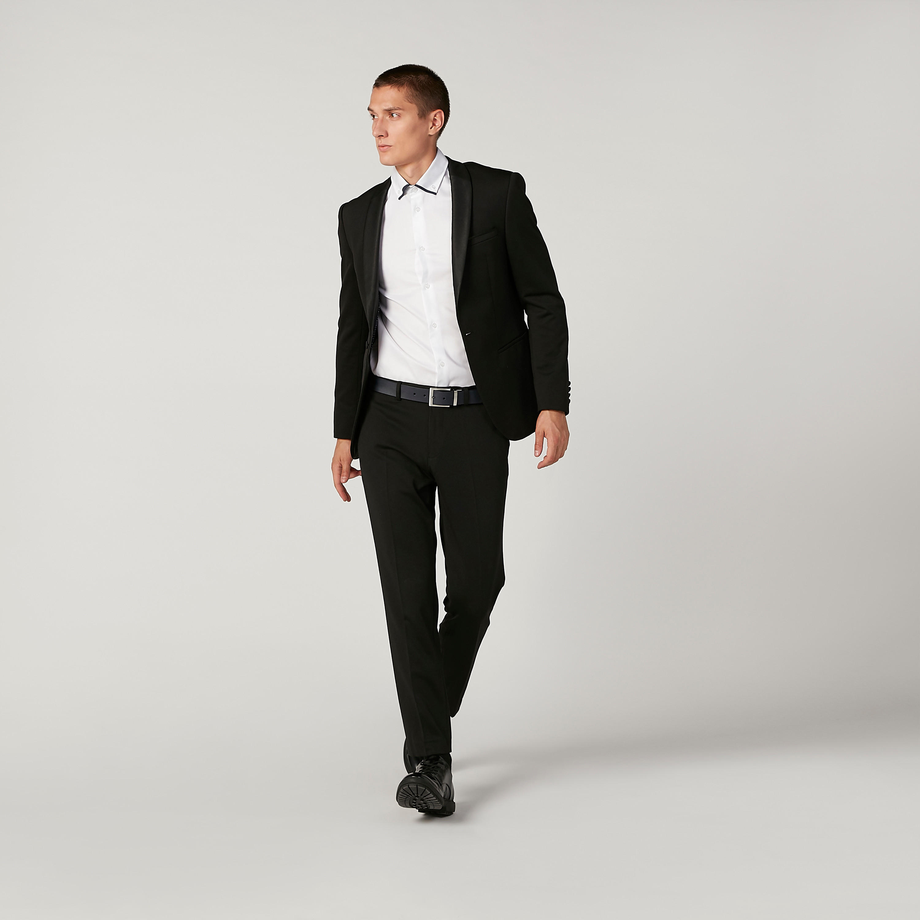 بنطلون سليم سادة بخصر متوسط الارتفاع وجيوب-men-clothing-bottoms-trousersandchinos-trousers-image-2
