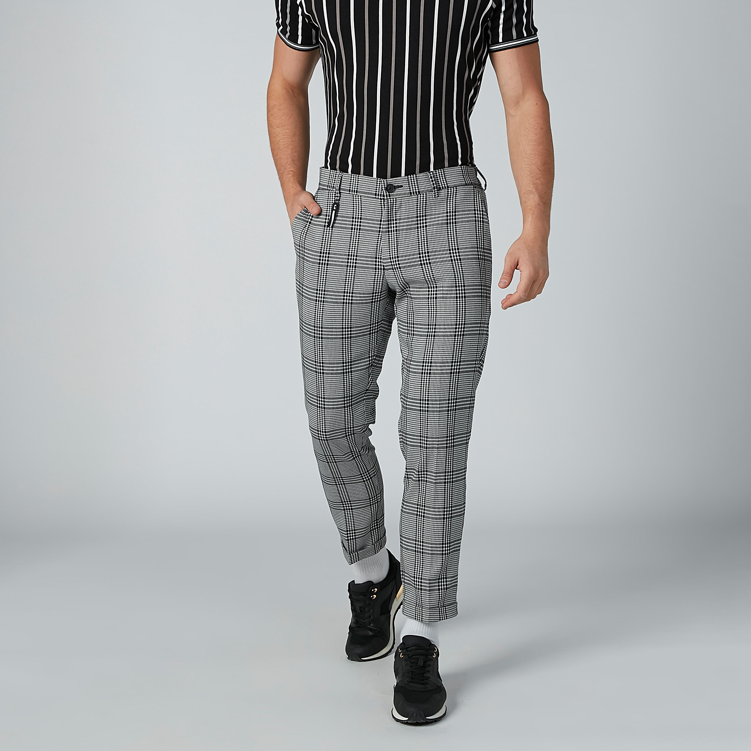 بنطال كاروهات سليم بخصر متوسط الارتفاع وجيوب-men-clothing-bottoms-trousersandchinos-trousers-image-1