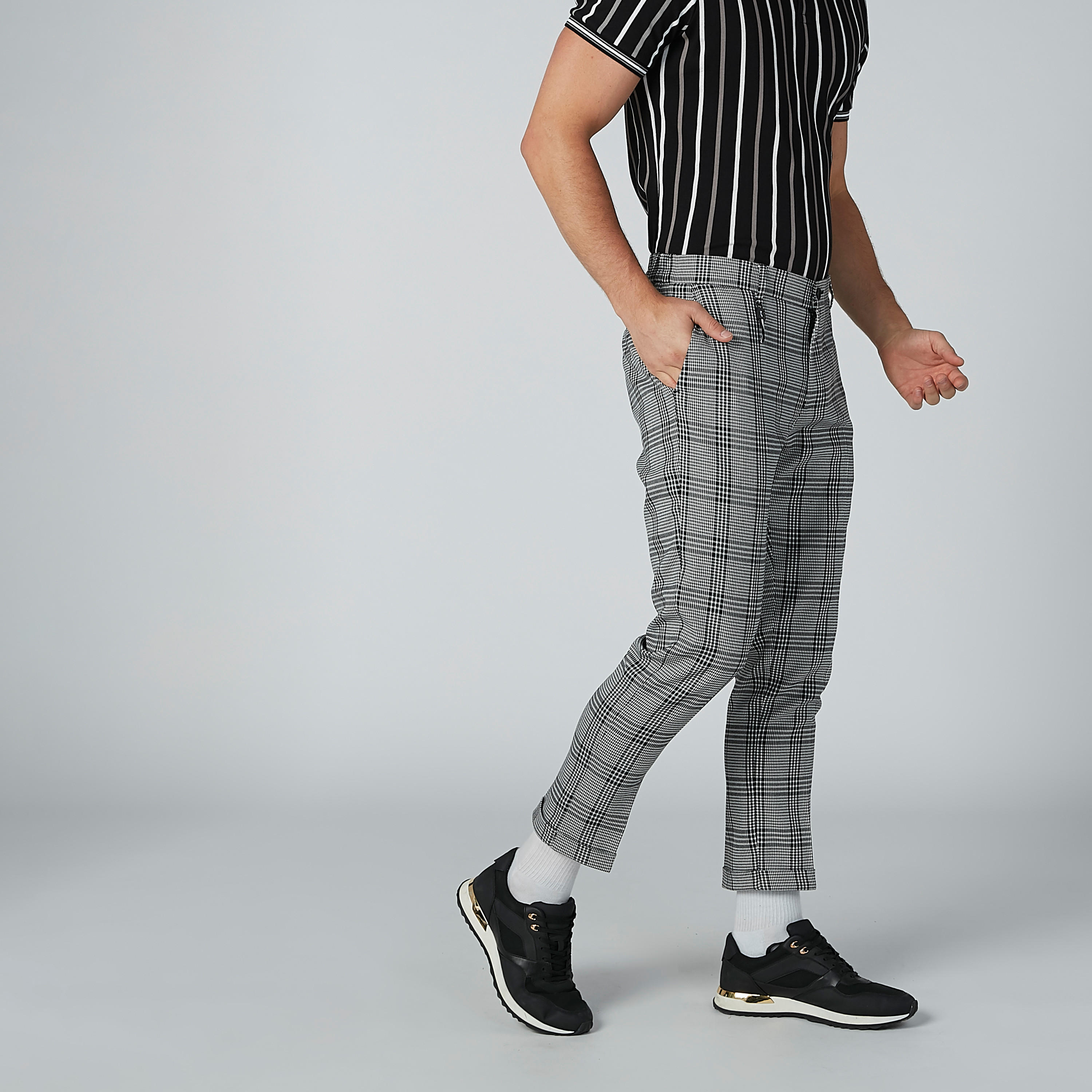 بنطال كاروهات سليم بخصر متوسط الارتفاع وجيوب-men-clothing-bottoms-trousersandchinos-trousers-image-3