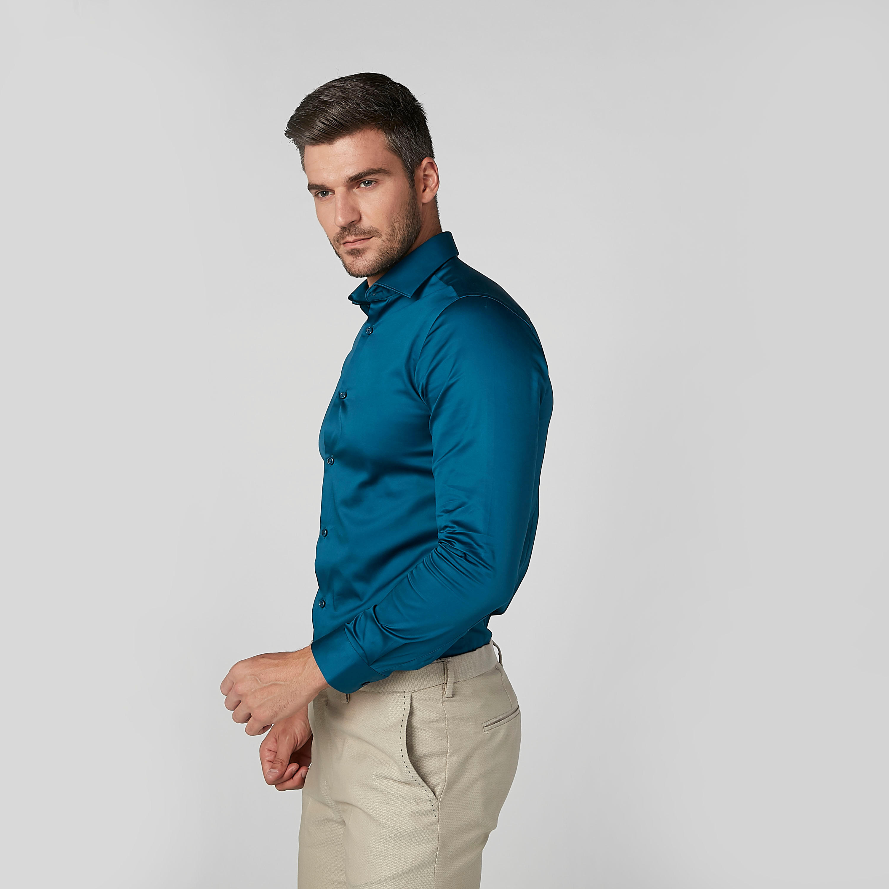 قميص سادة بأكمام طويلة وياقة واسعة-men-clothing-shirts-image-3