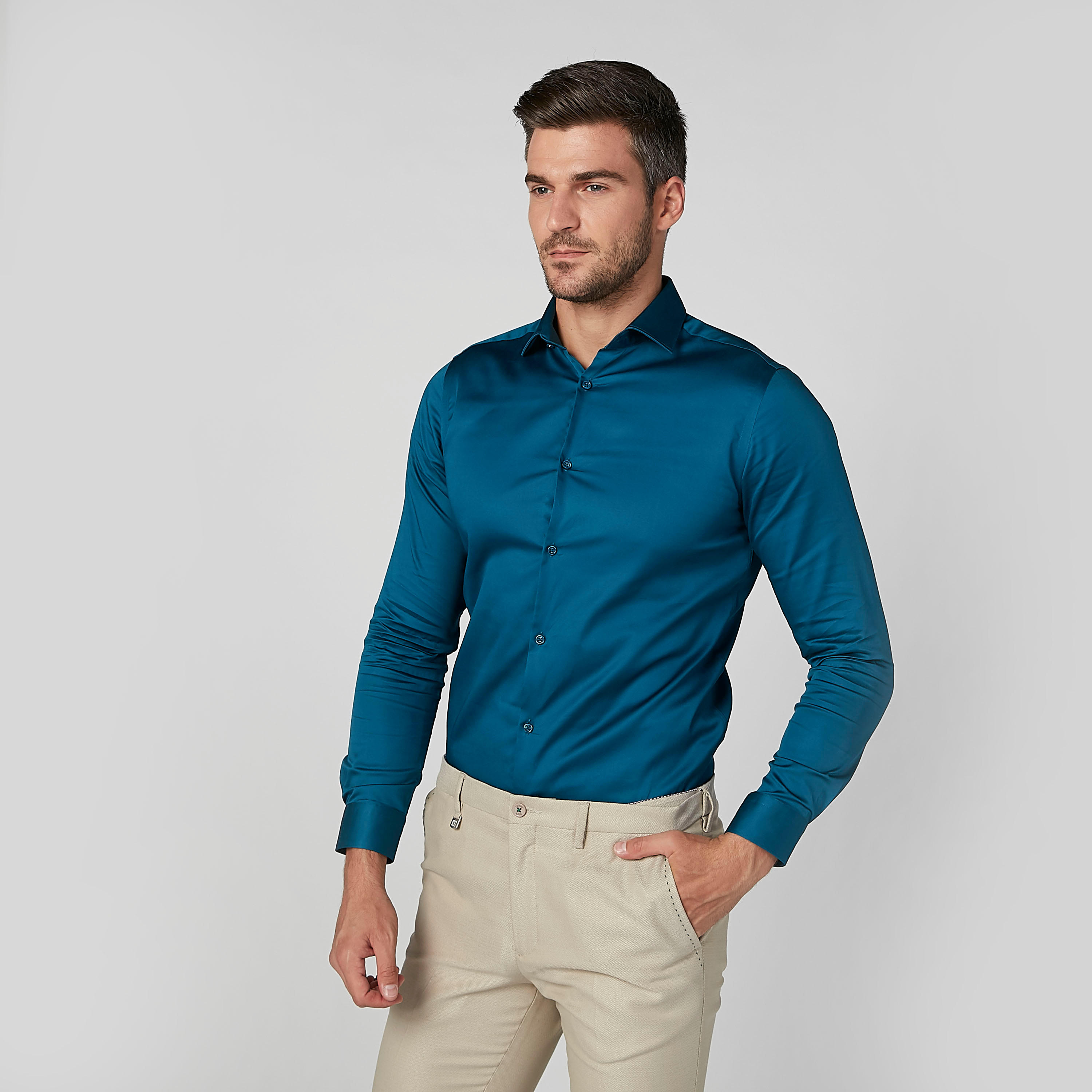 قميص سادة بأكمام طويلة وياقة واسعة-men-clothing-shirts-image-4
