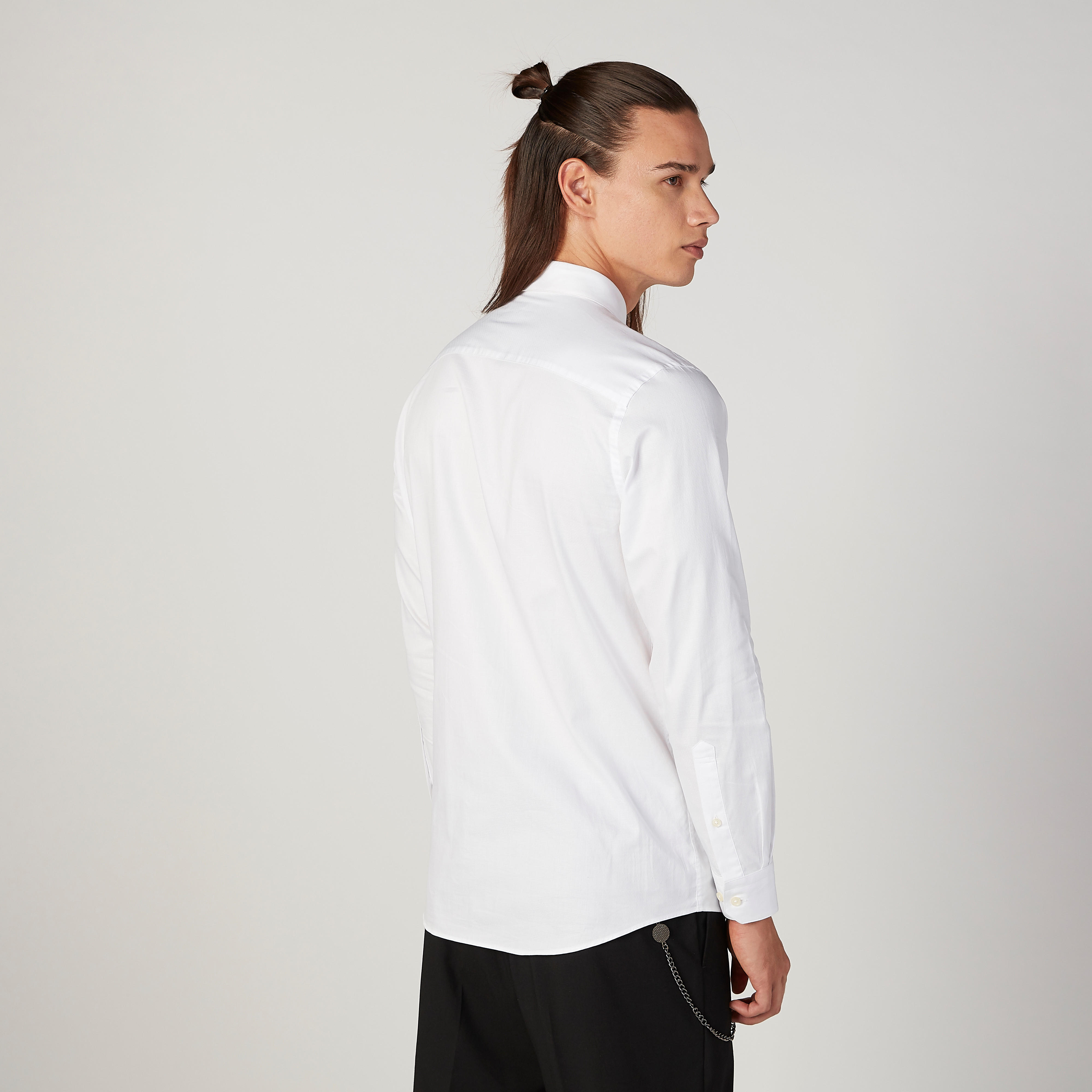 قميص مستدام سادة بأكمام طويلة وجيب على الصدر -men-clothing-shirts-image-4