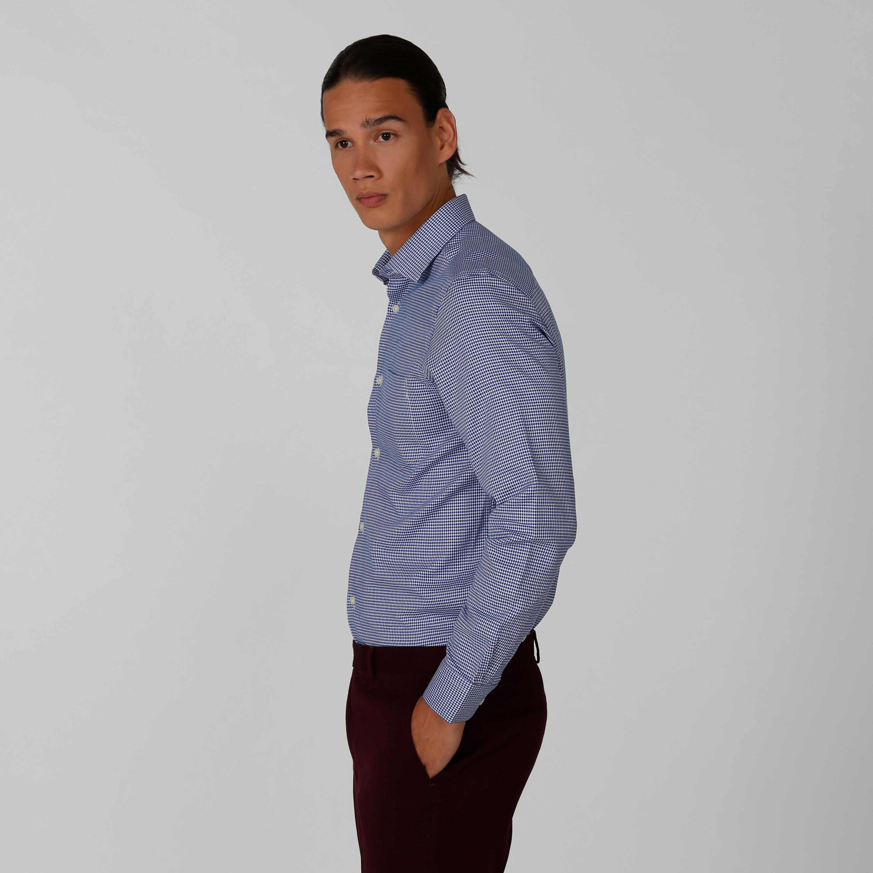 قميص مستدام كاروهات بأكمام طويلة وجيب على الصدر -men-clothing-shirts-image-1
