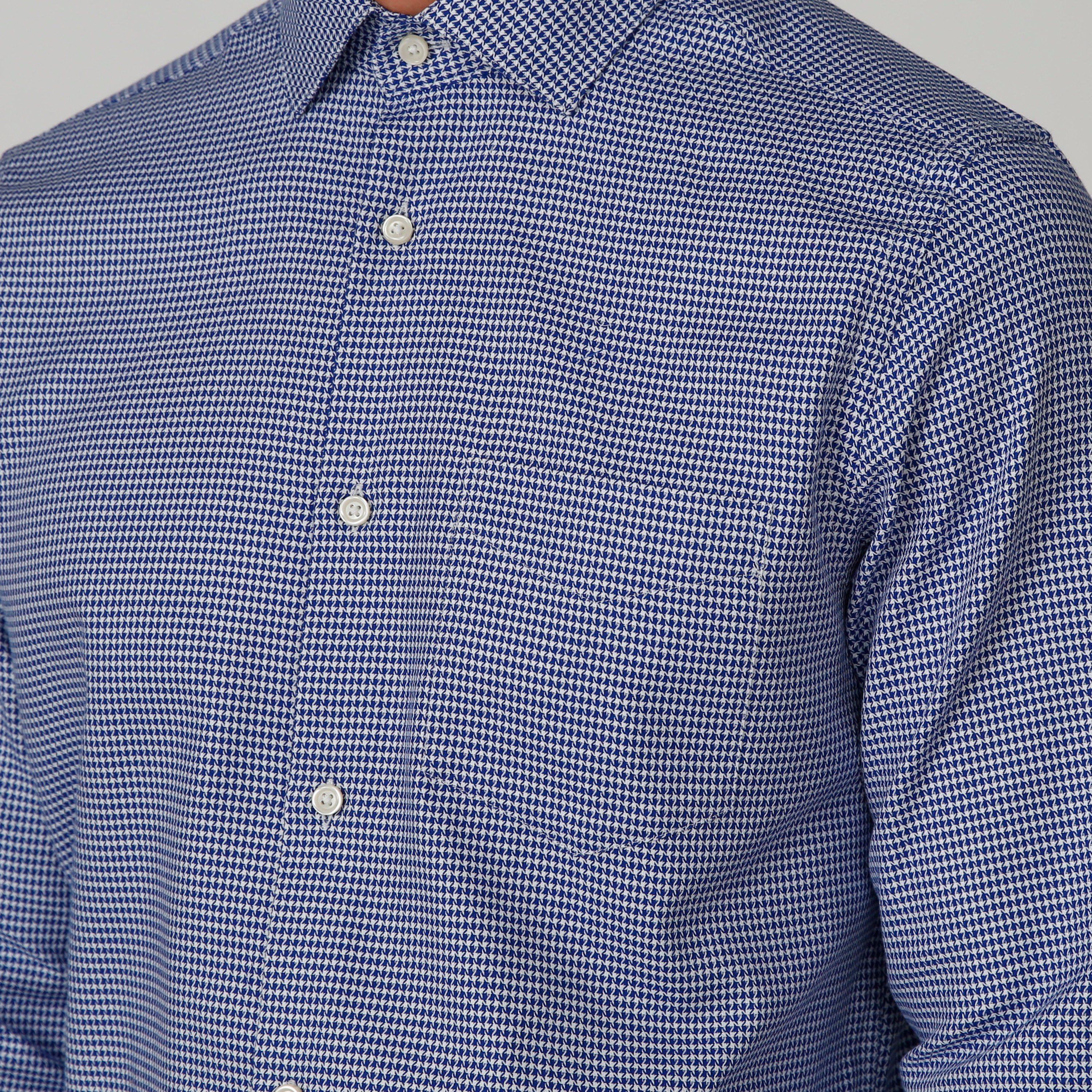 قميص مستدام كاروهات بأكمام طويلة وجيب على الصدر -men-clothing-shirts-image-5