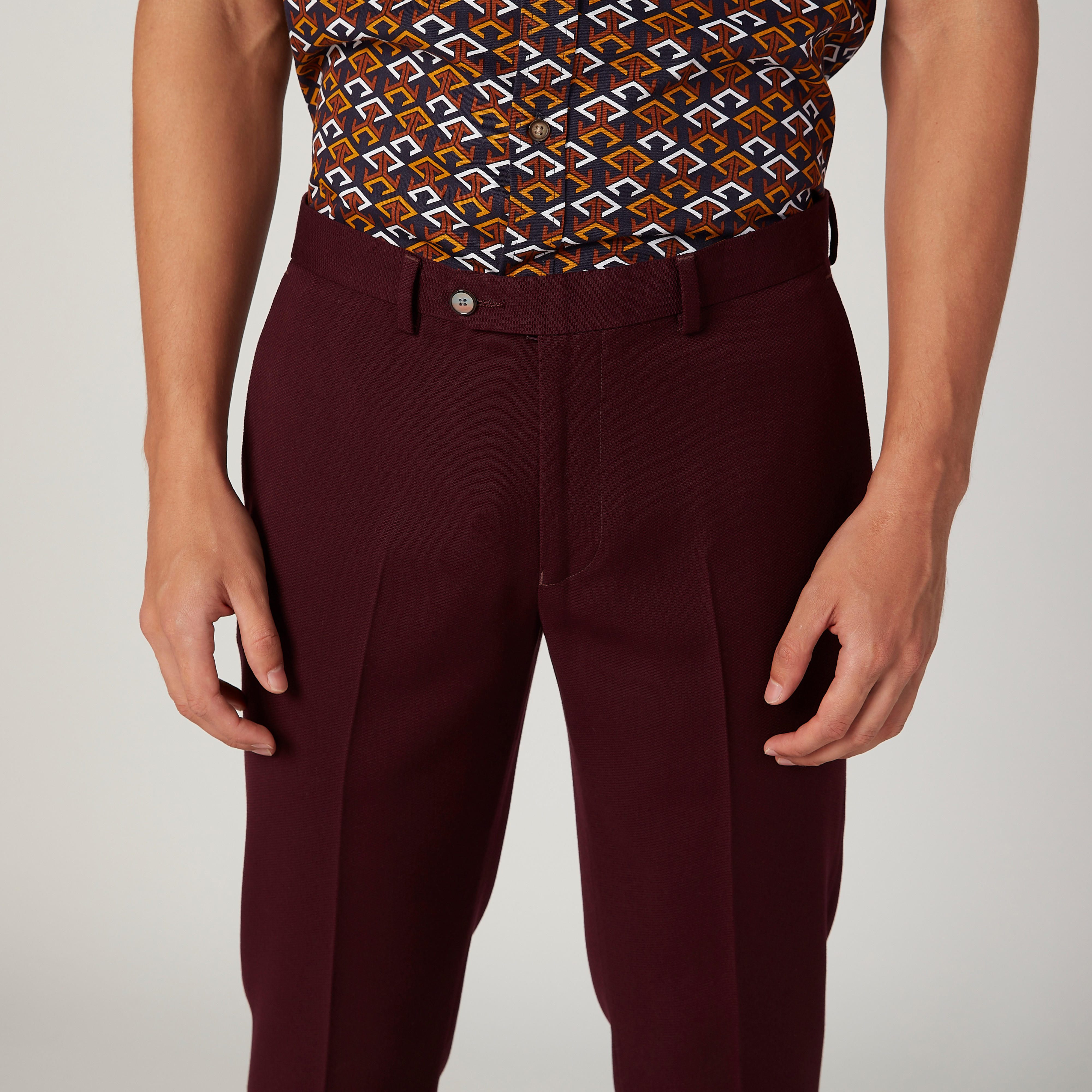 بنطلون بارز الملمس بخصر متوسط الارتفاع وجيوب-men-clothing-bottoms-trousersandchinos-trousers-image-3