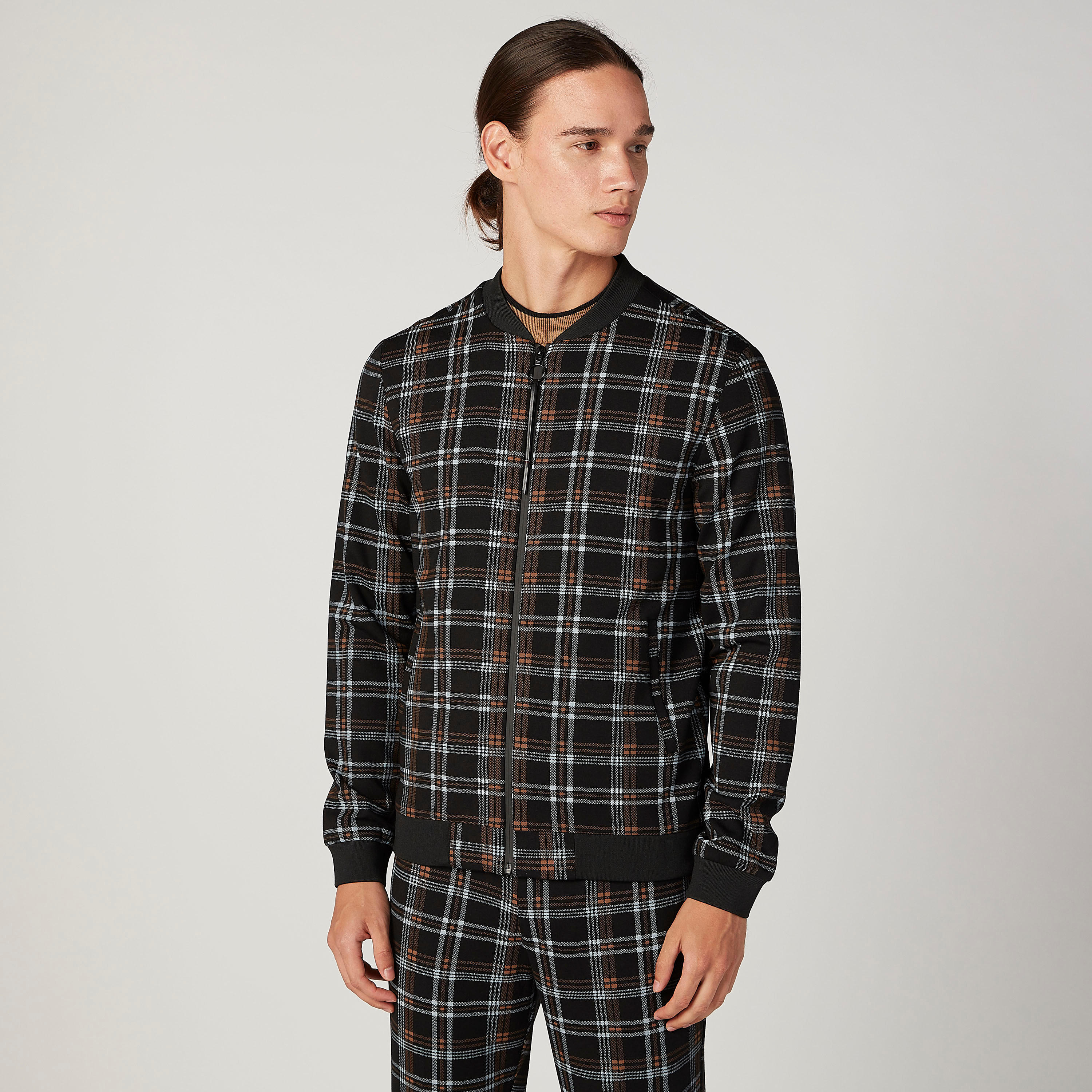 جاكيت بومبر سليم كاروهات بجيوب كنغر-men-clothing-jacketsandblazers-jackets-image-4