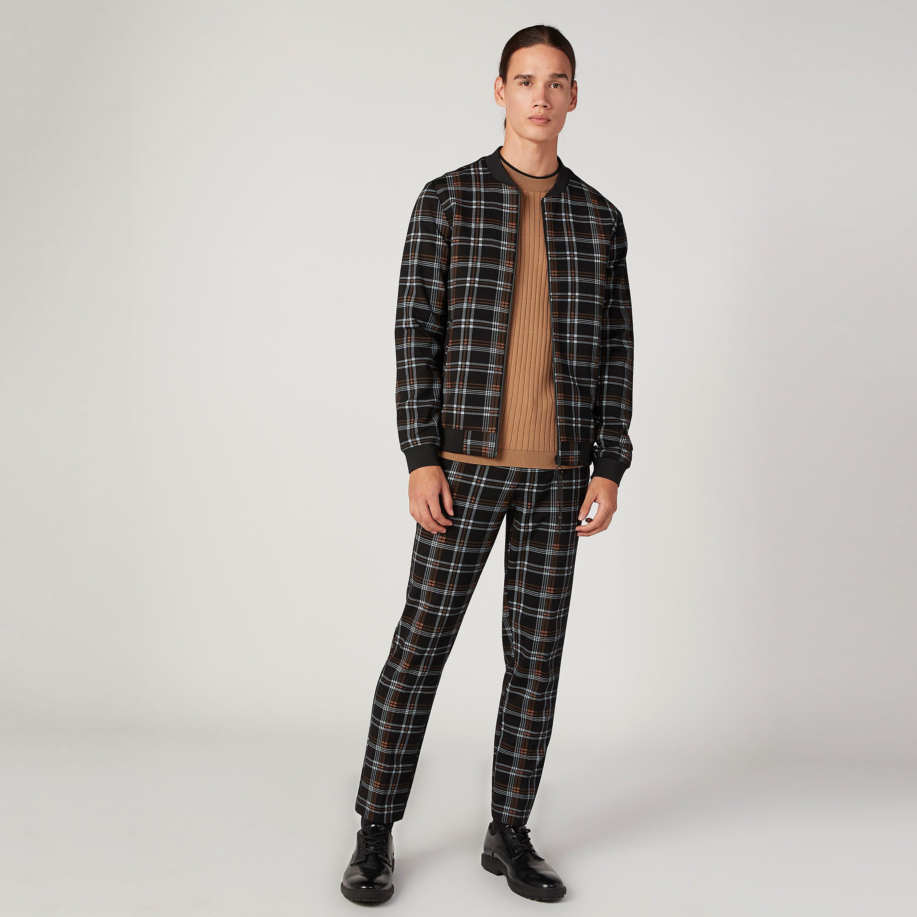 جاكيت بومبر سليم كاروهات بجيوب كنغر-men-clothing-jacketsandblazers-jackets-image-3