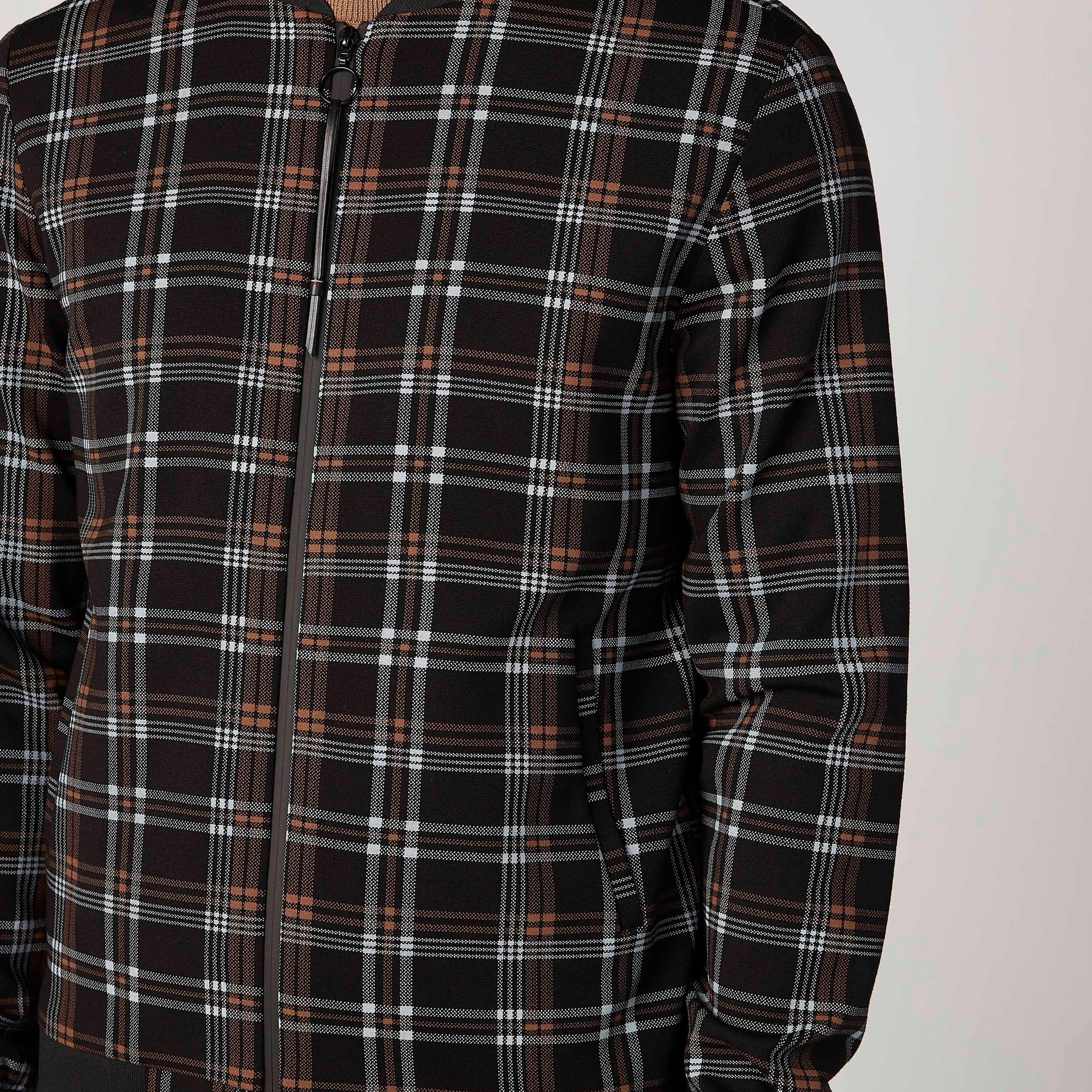 جاكيت بومبر سليم كاروهات بجيوب كنغر-men-clothing-jacketsandblazers-jackets-image-2