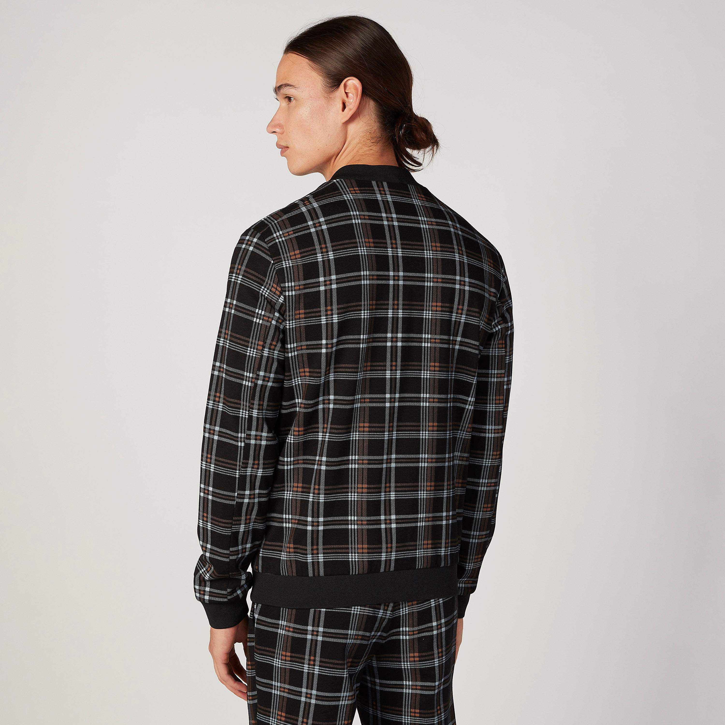 جاكيت بومبر سليم كاروهات بجيوب كنغر-men-clothing-jacketsandblazers-jackets-image-1