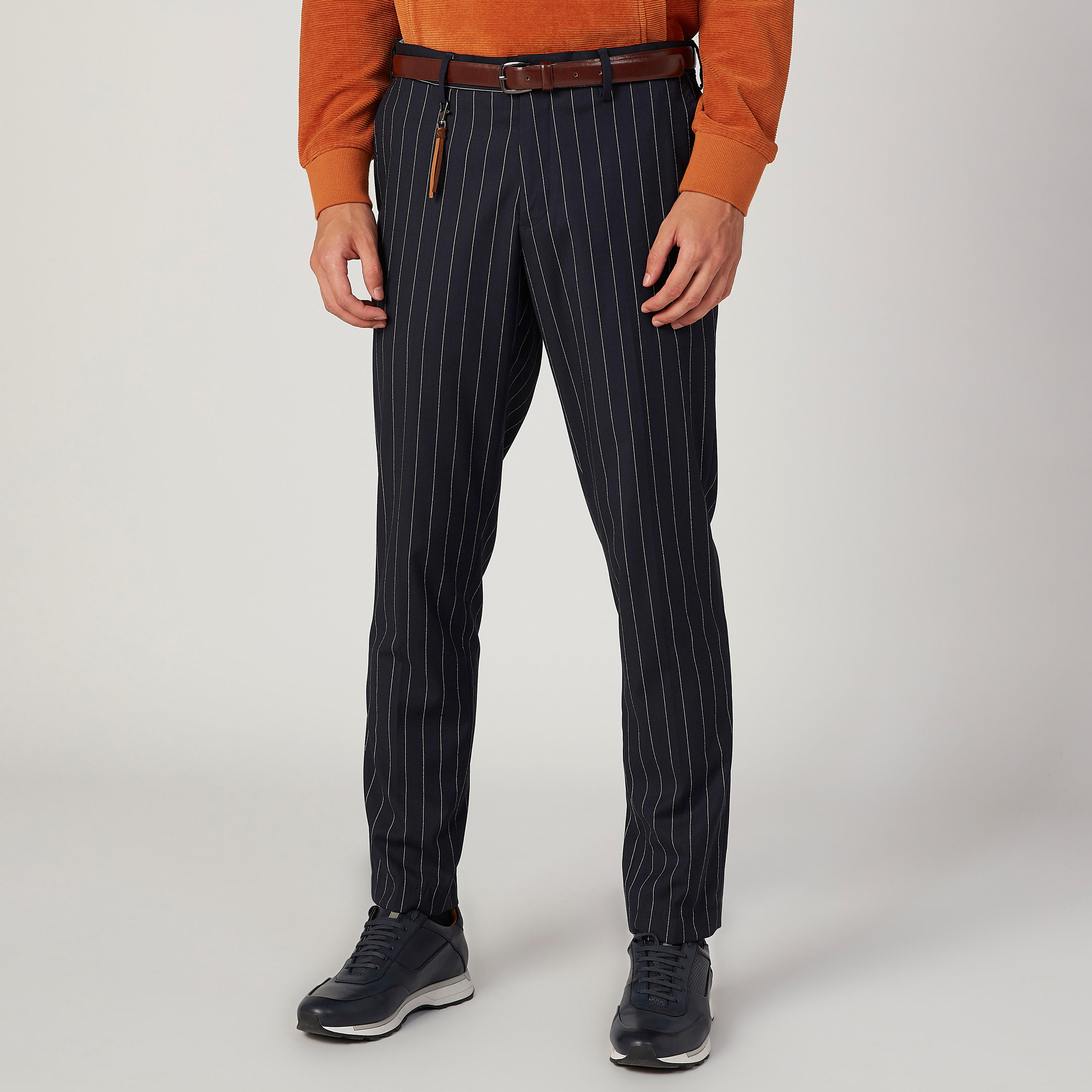 بنطلون سليم مقلّم بخصر متوسط الارتفاع وجيوب-men-clothing-bottoms-trousersandchinos-trousers-image-1