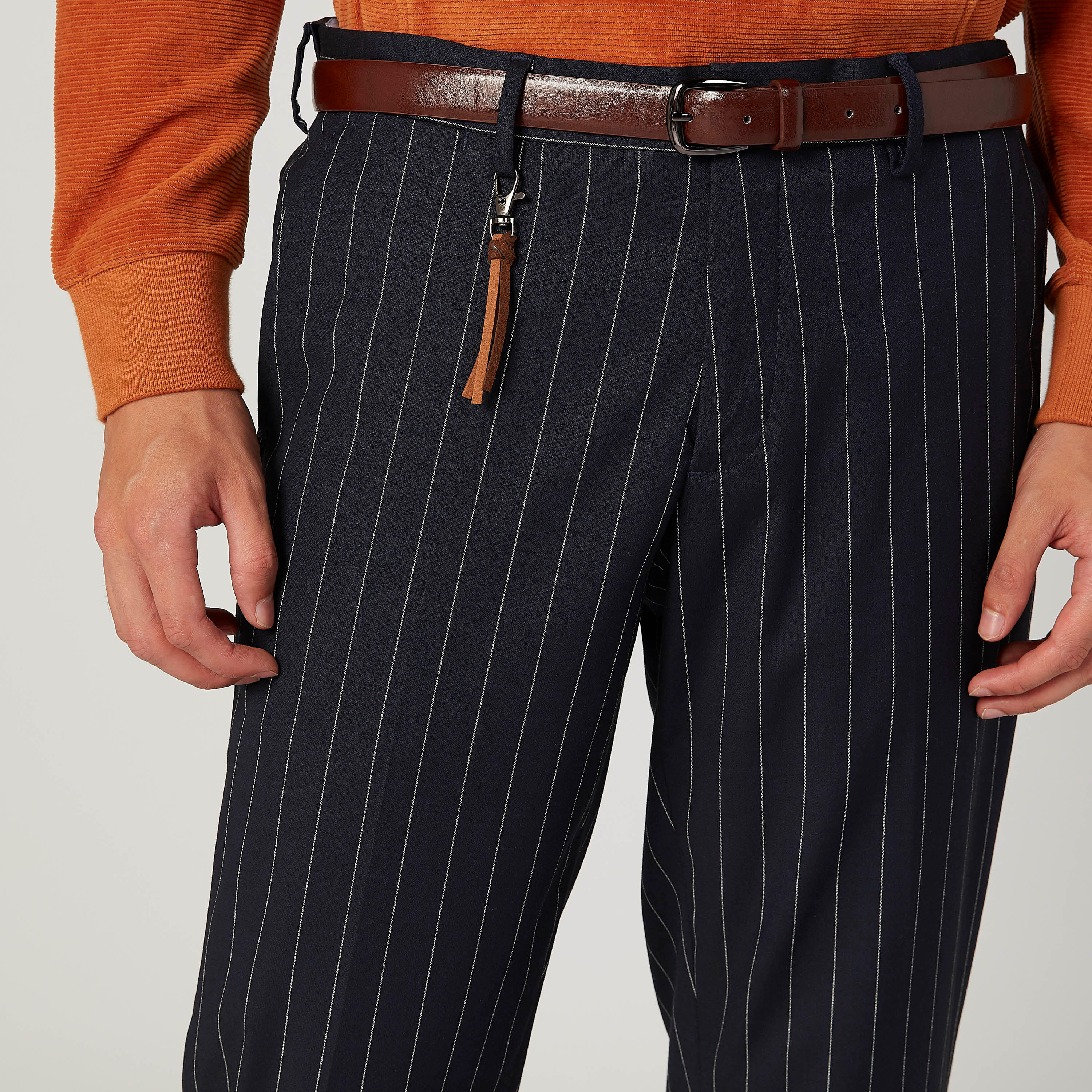 بنطلون سليم مقلّم بخصر متوسط الارتفاع وجيوب-men-clothing-bottoms-trousersandchinos-trousers-image-3